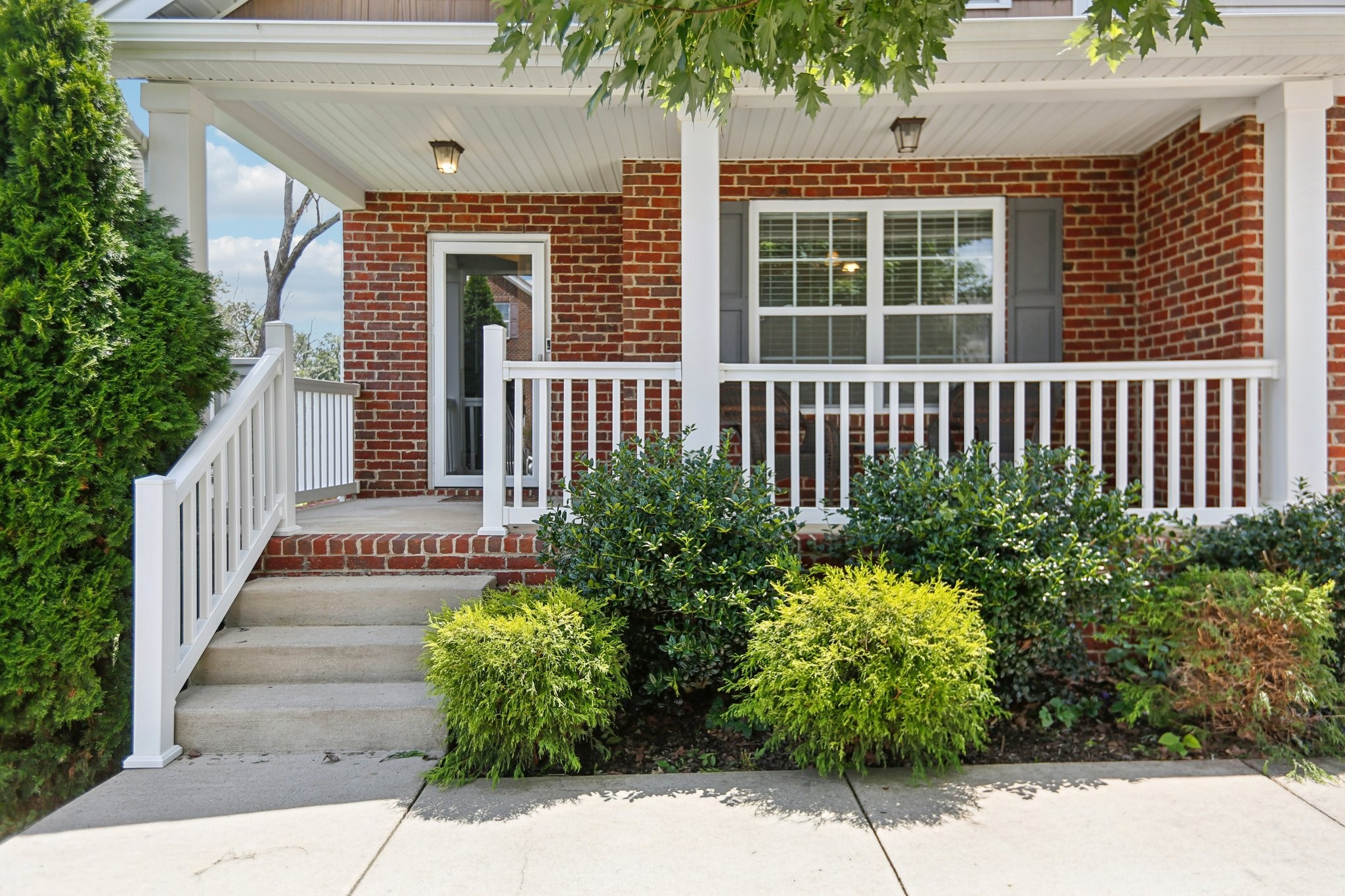 4945 Secretariat Dr