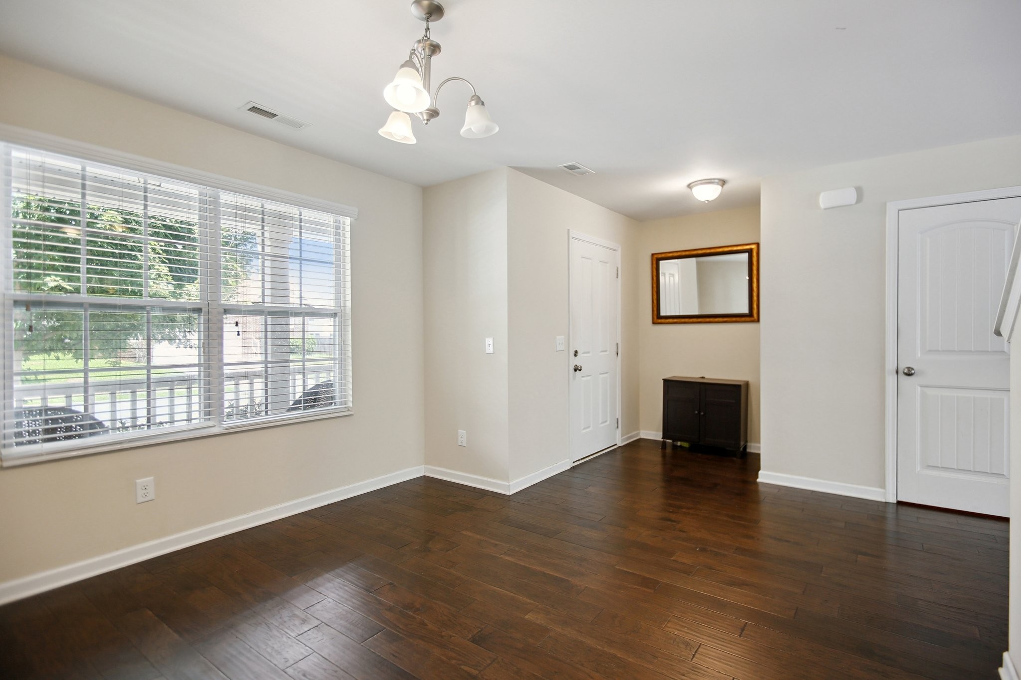 4945 Secretariat Dr