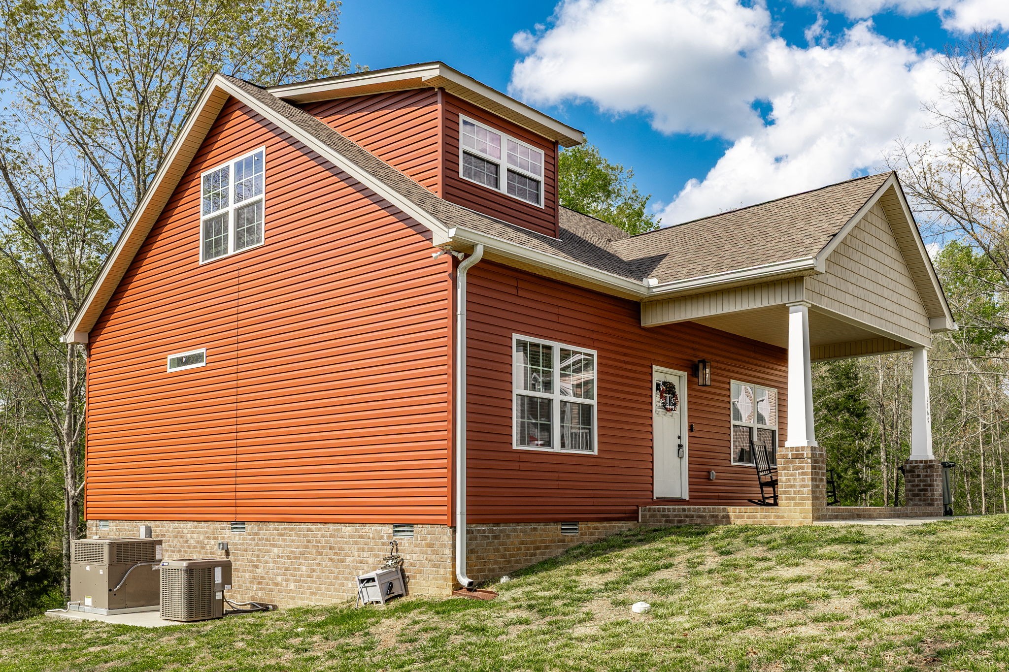 1160 Jonathan Ln