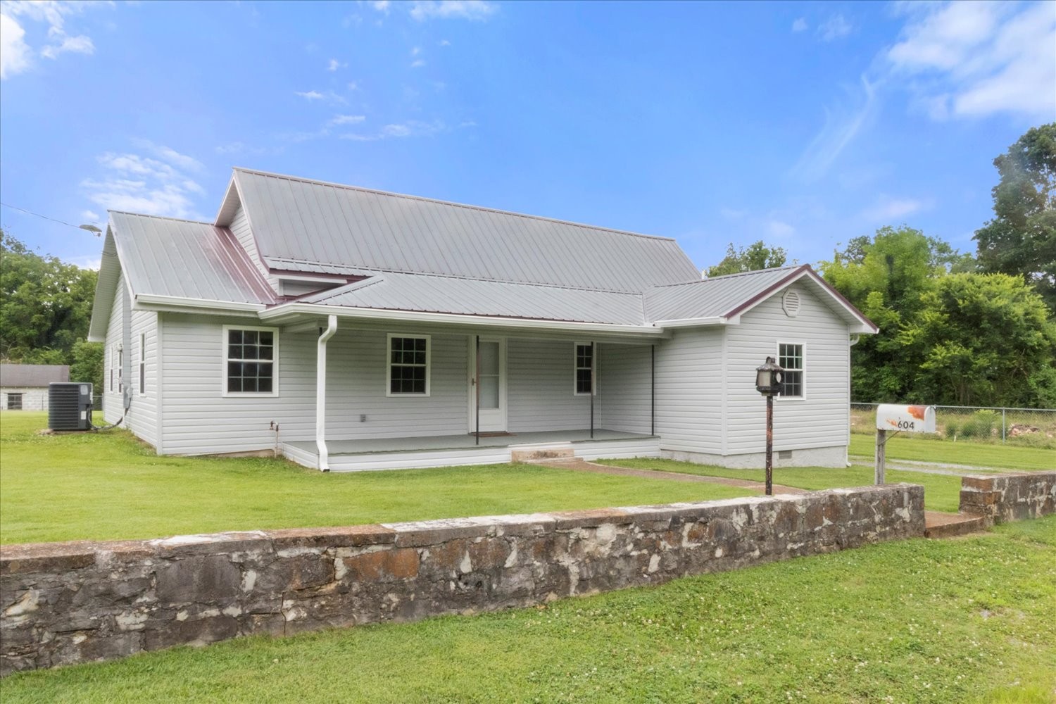 604 Kiwanis Ave