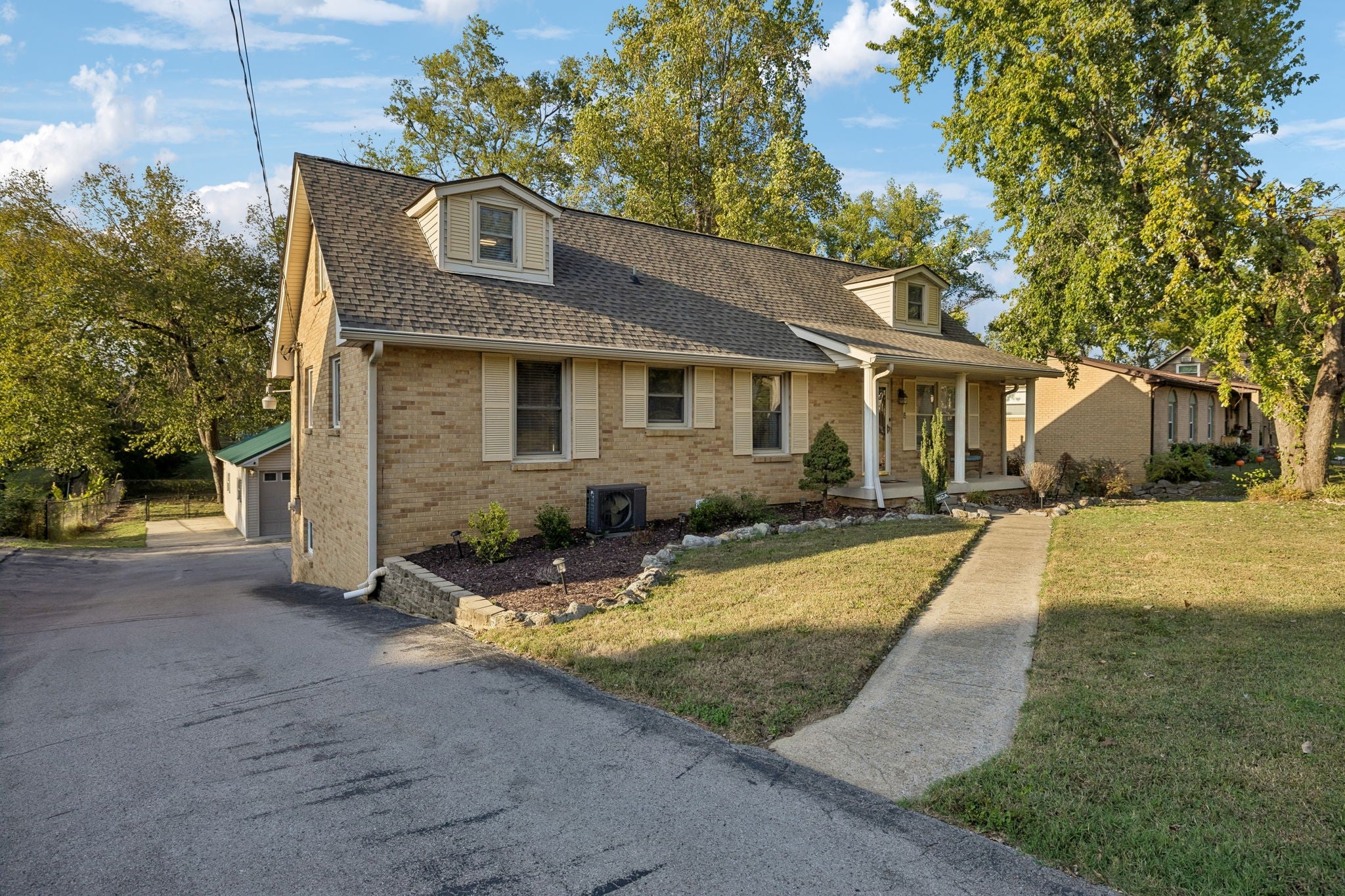 4412 Baton Rouge Dr