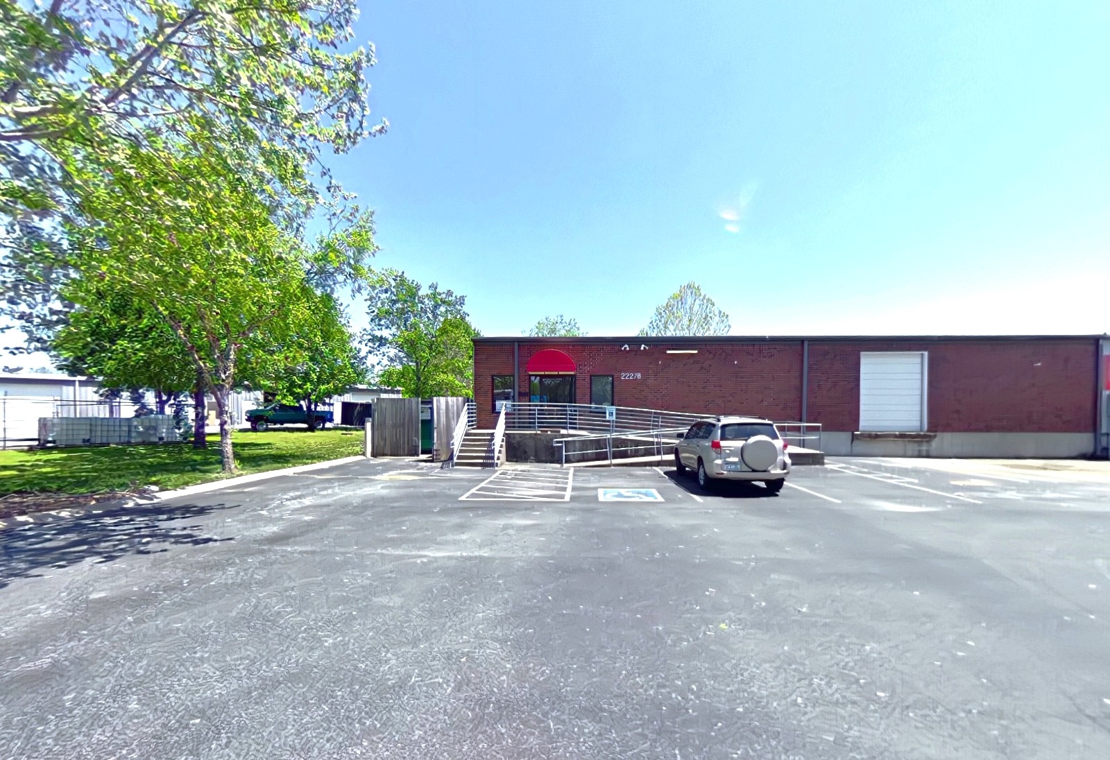 2227 Southpark Dr