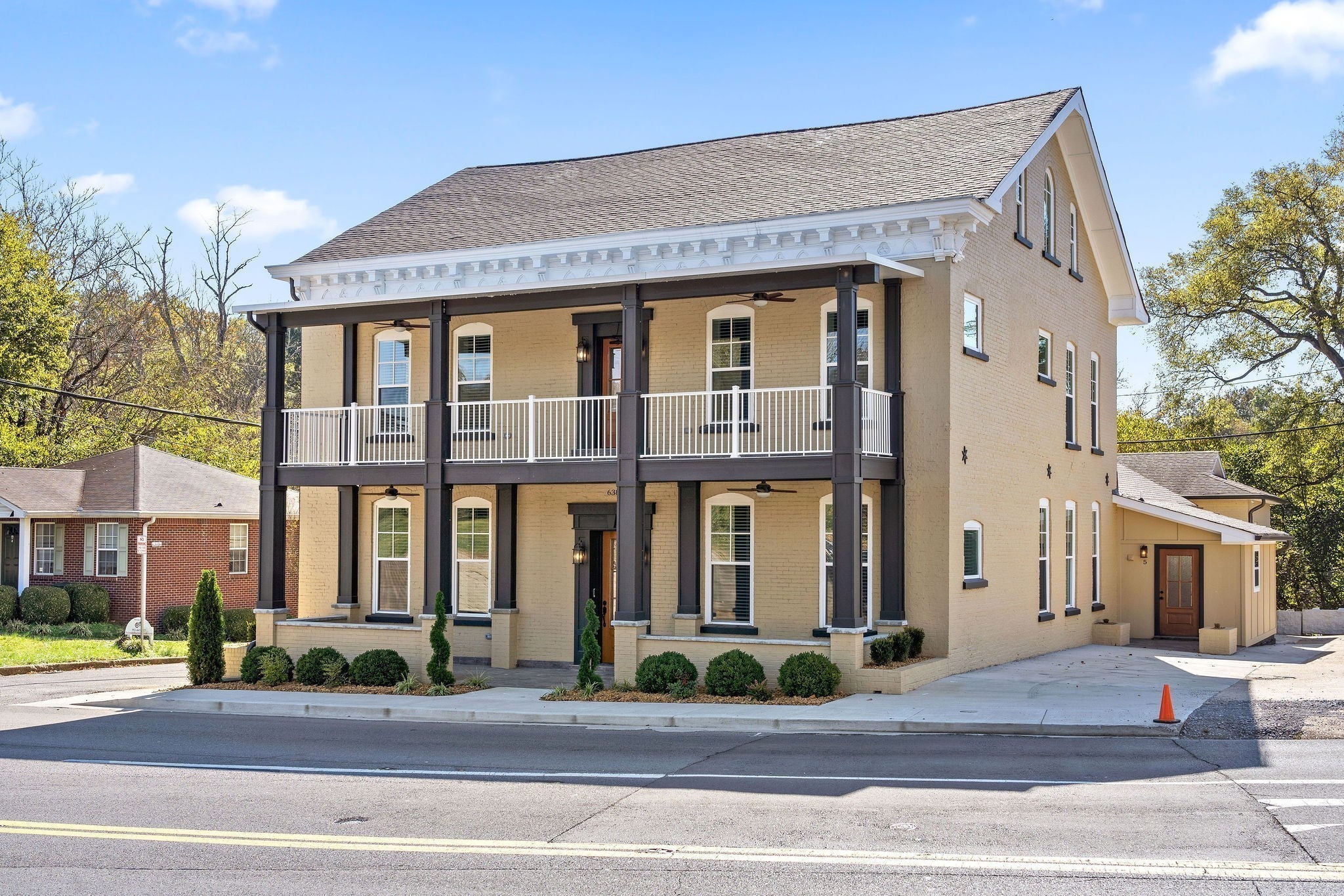 638 Madison St 3