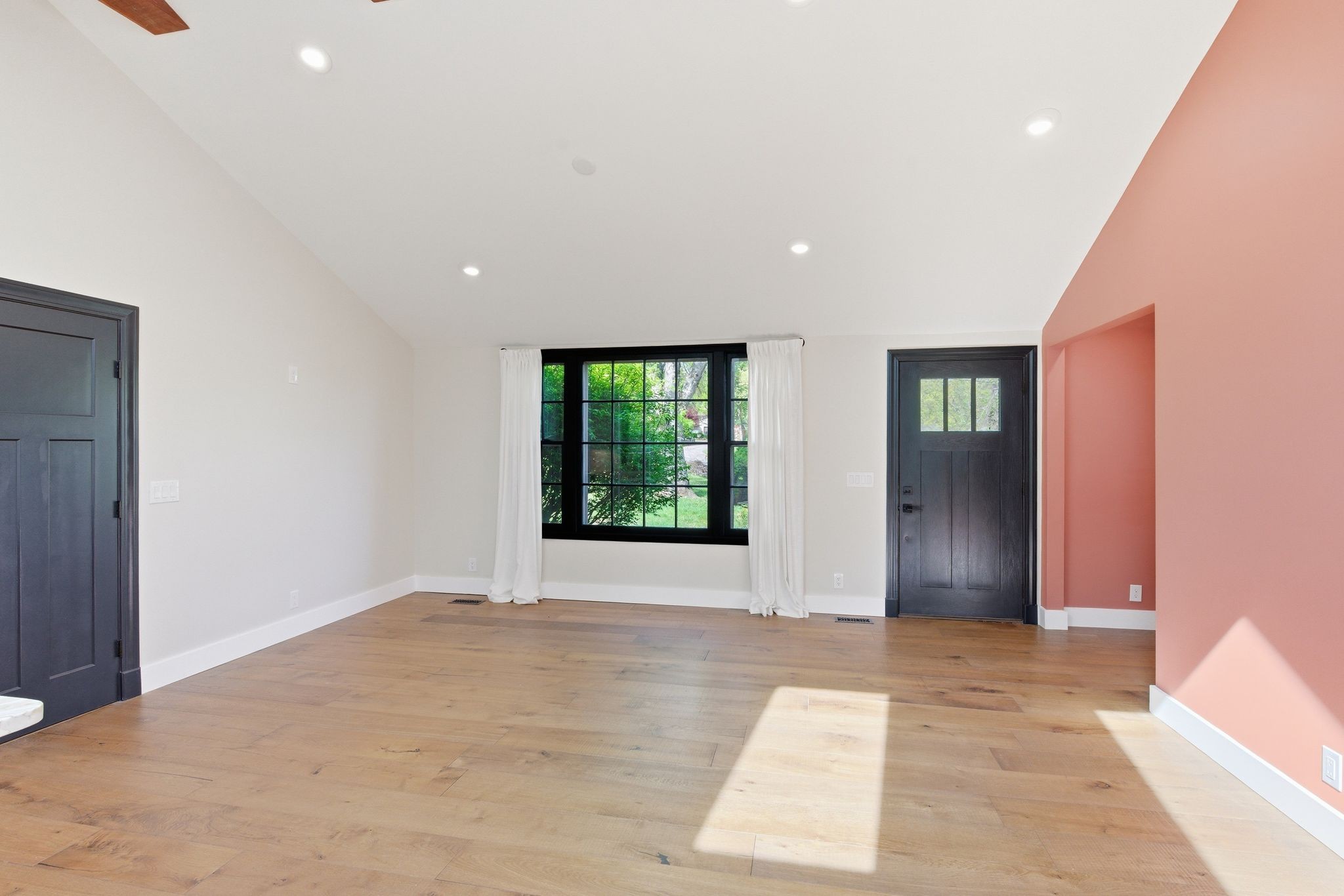 156 Lakeside Park Dr