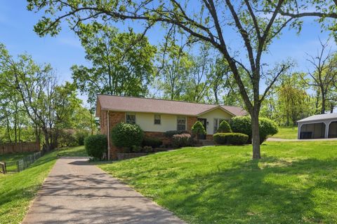 156 Lakeside Park Dr Hendersonville TN 37075