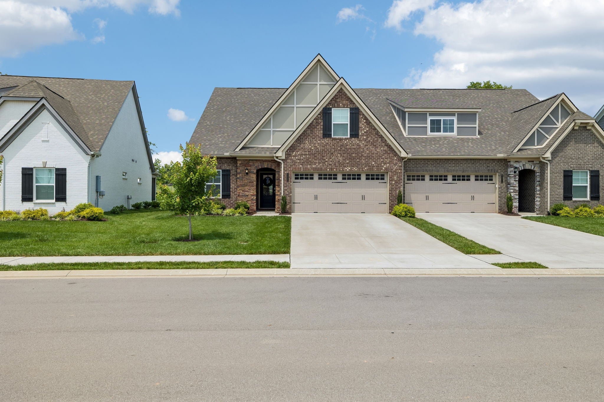 2409 Laurelstone Dr