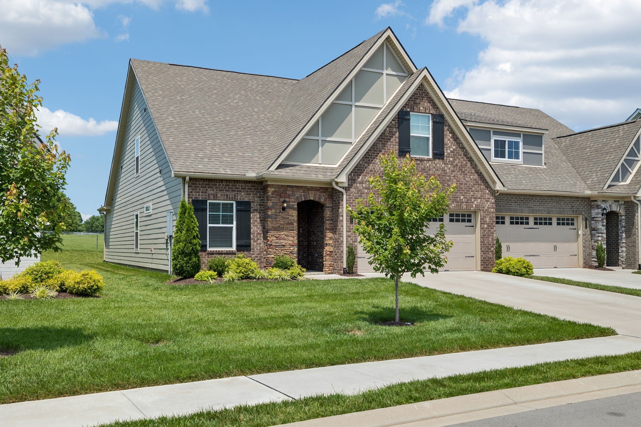 2409 Laurelstone Dr