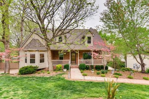 626 Knollwood Dr La Vergne TN 37086