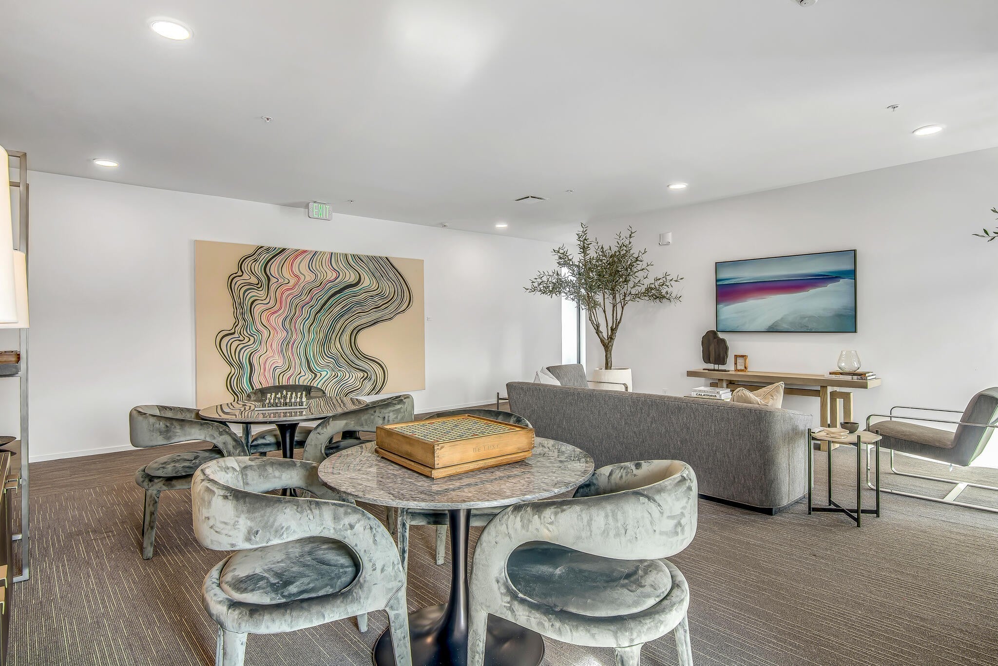 806 Olympic St 511