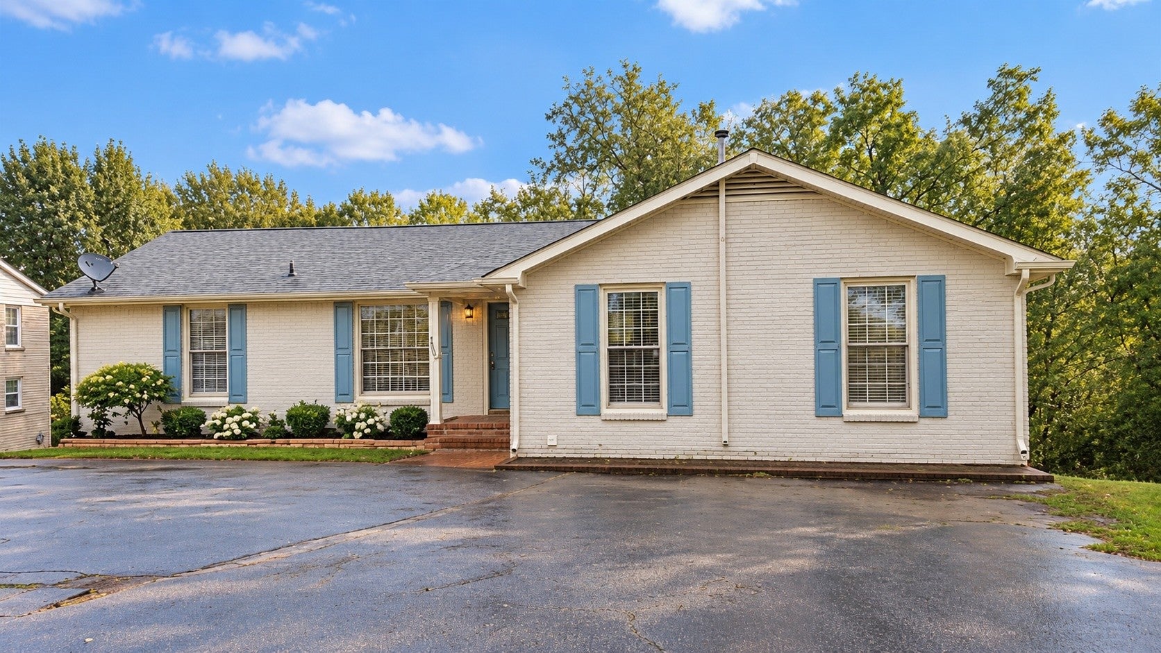 3.0-bed rental at 4754 Trenton Dr B
