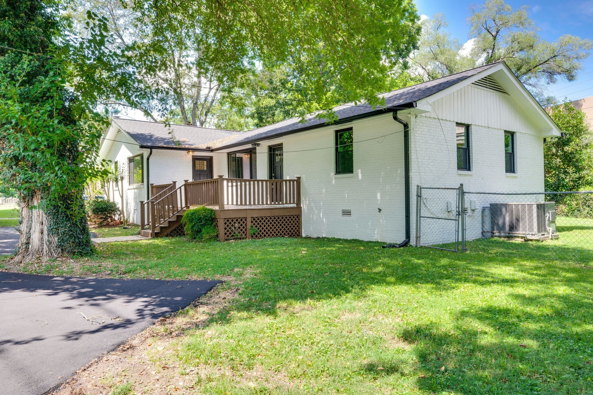 928 Battlefield Dr