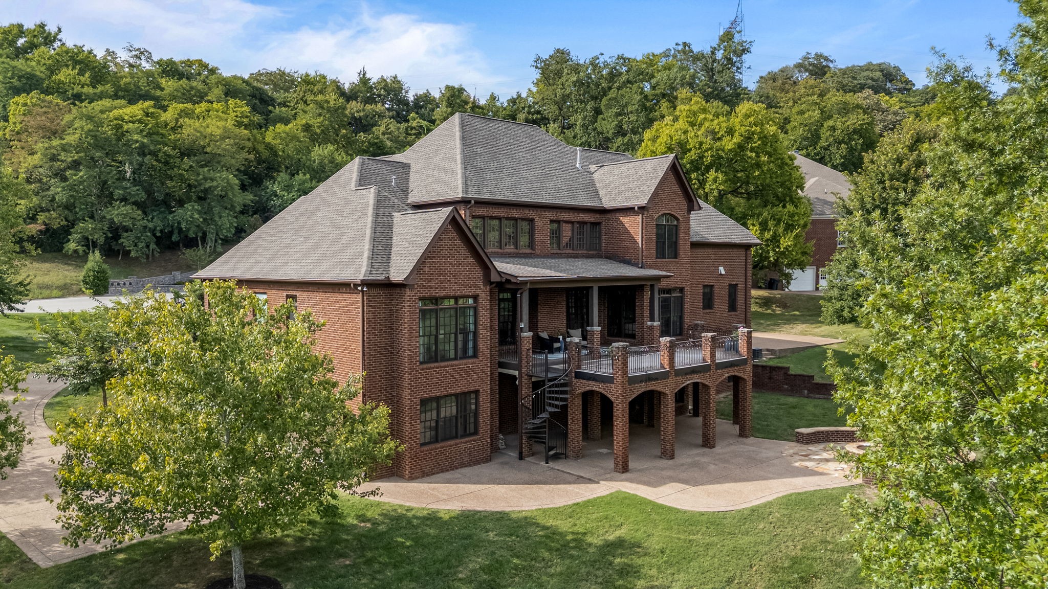 405 Lake Valley Dr