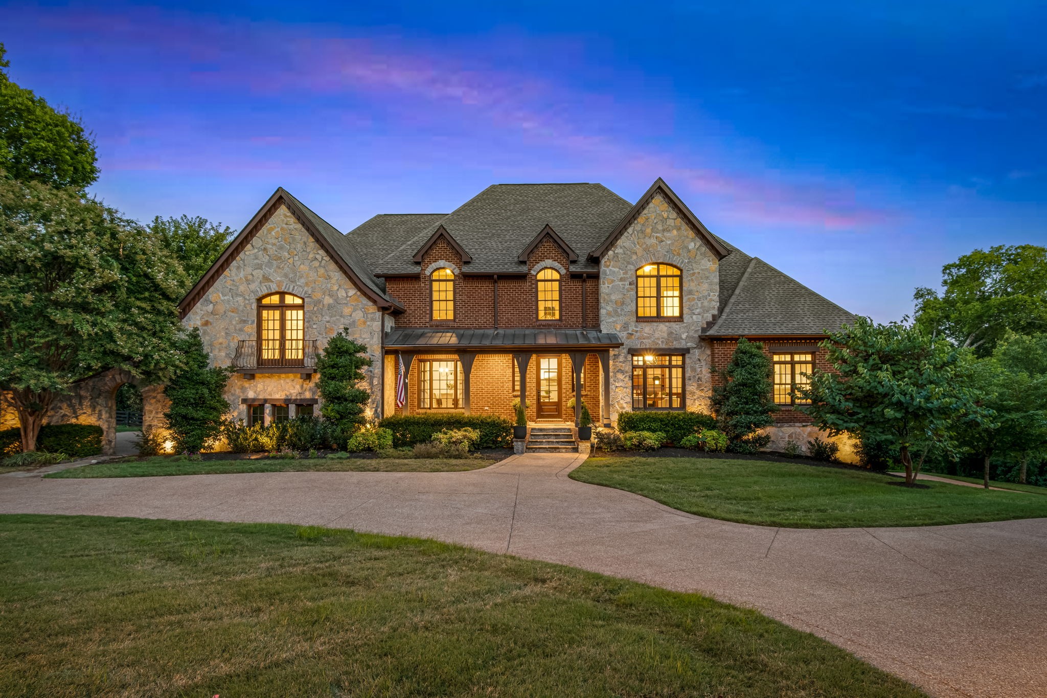 405 Lake Valley Dr