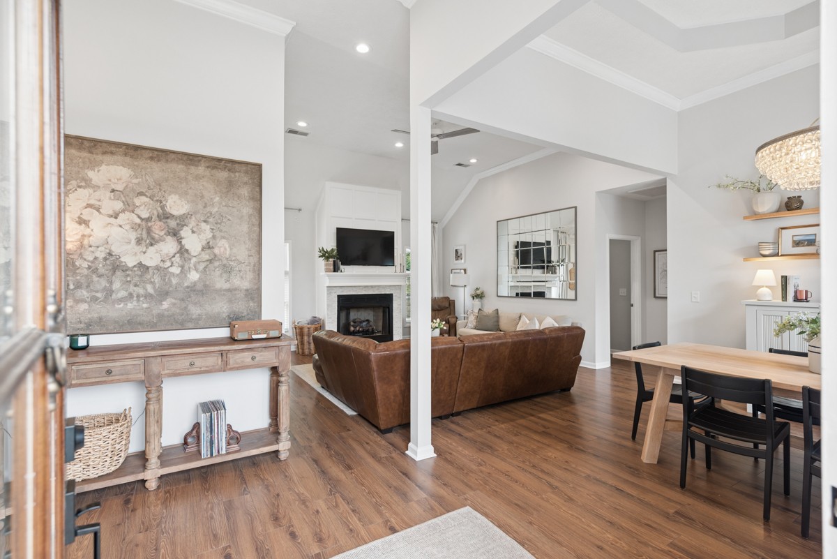 854 Loretta Dr