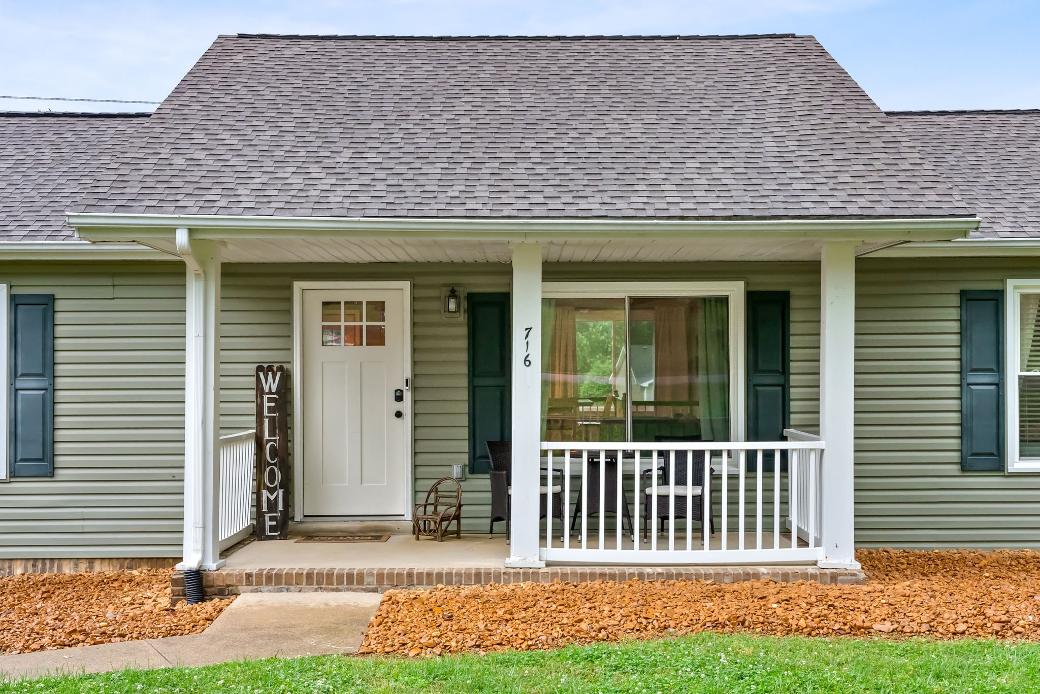 716 Ashwood Dr