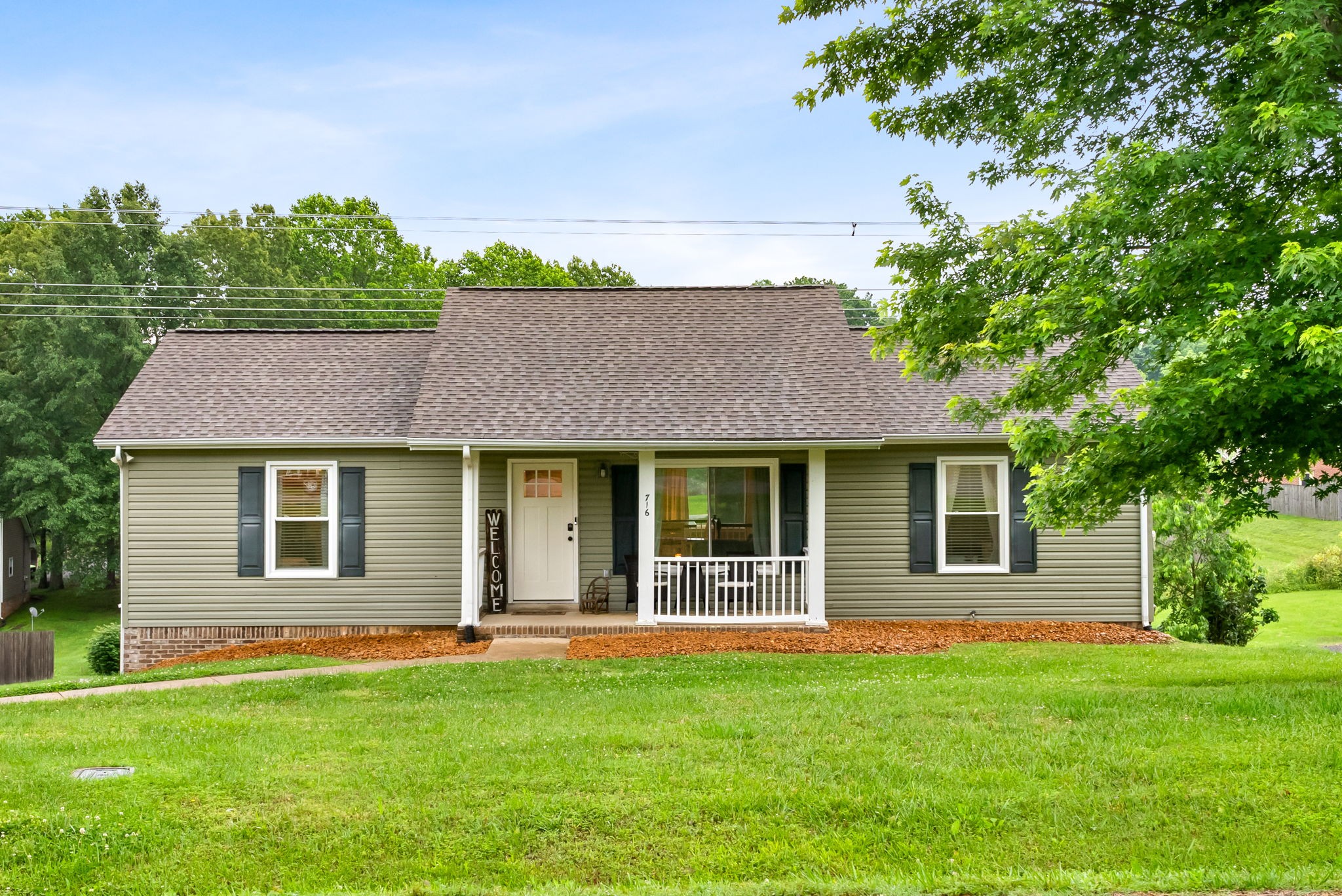 716 Ashwood Dr