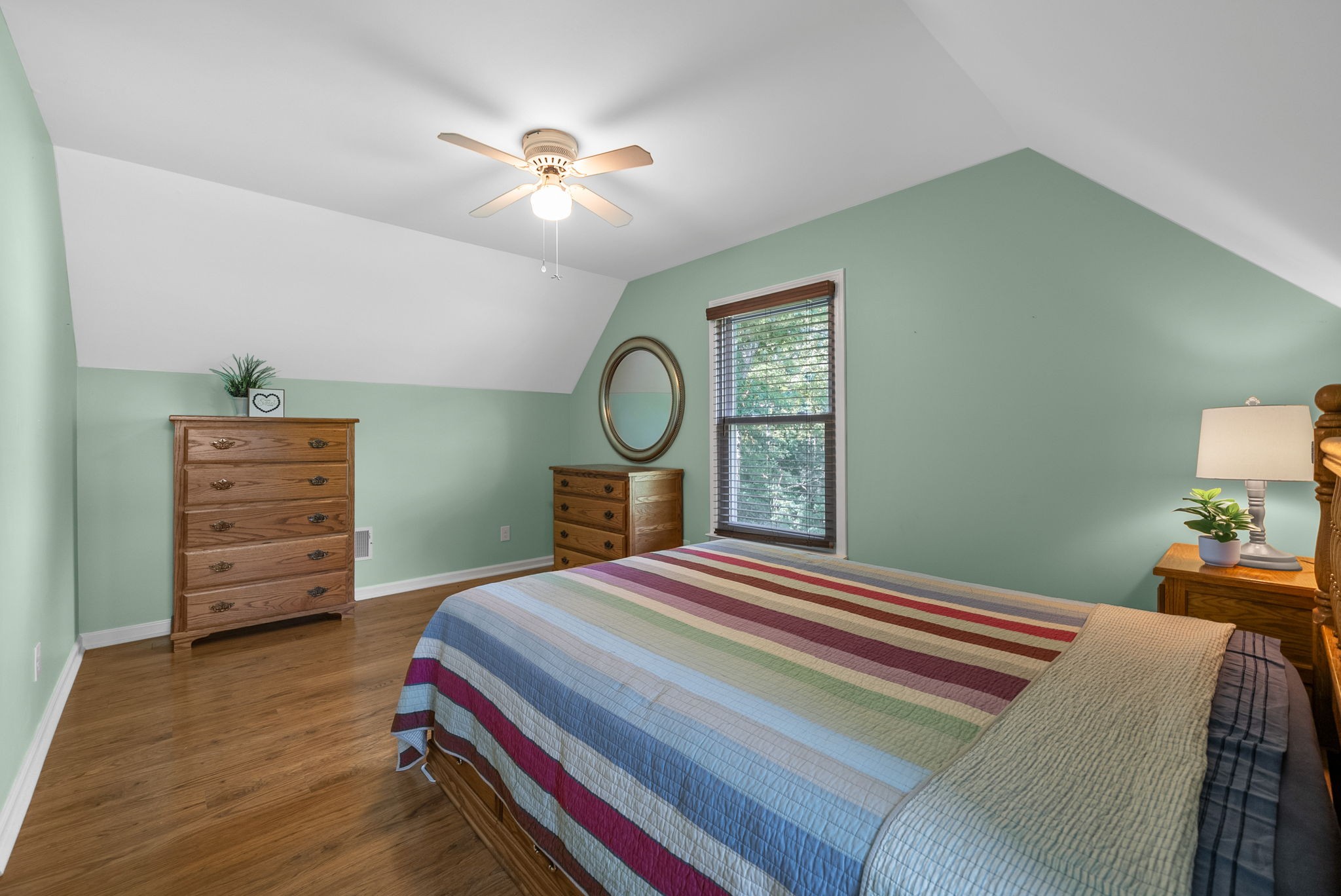 Clarksville, Tennessee 37042, United States, 3 Bedrooms Bedrooms, ,3 BathroomsBathrooms,Residential,Pending,183166