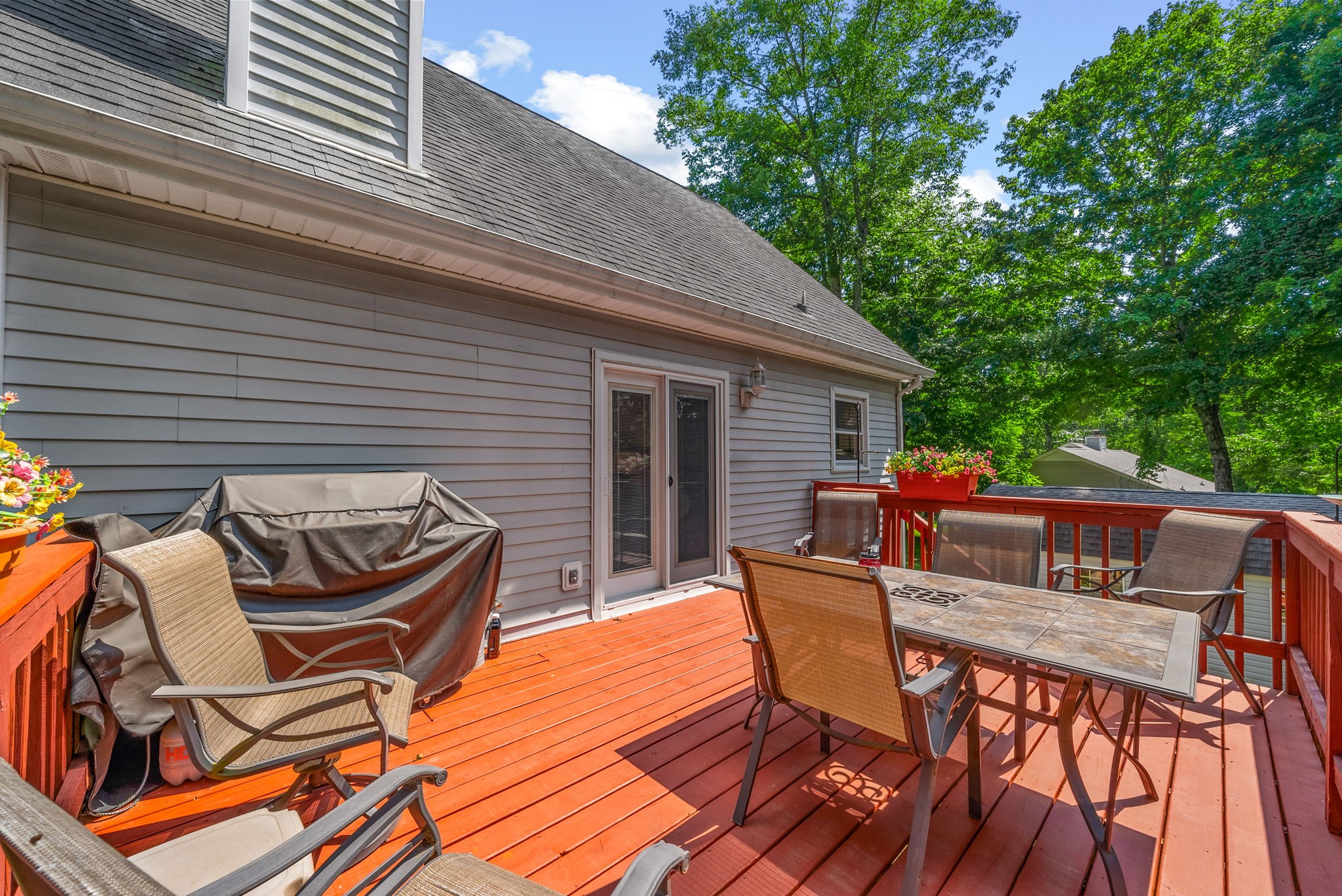 Clarksville, Tennessee 37042, United States, 3 Bedrooms Bedrooms, ,3 BathroomsBathrooms,Residential,Pending,183166