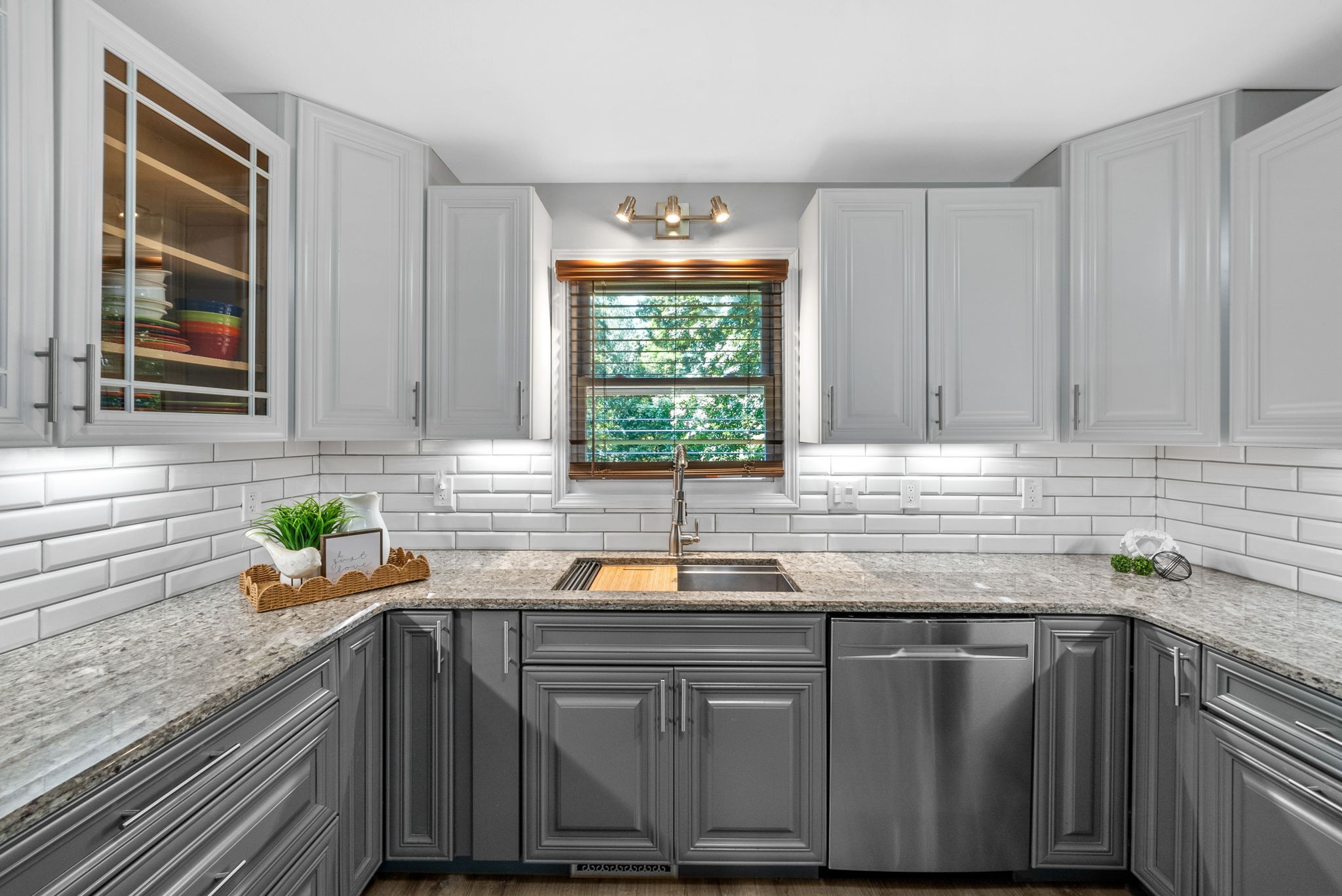 Clarksville, Tennessee 37042, United States, 3 Bedrooms Bedrooms, ,3 BathroomsBathrooms,Residential,Pending,183166