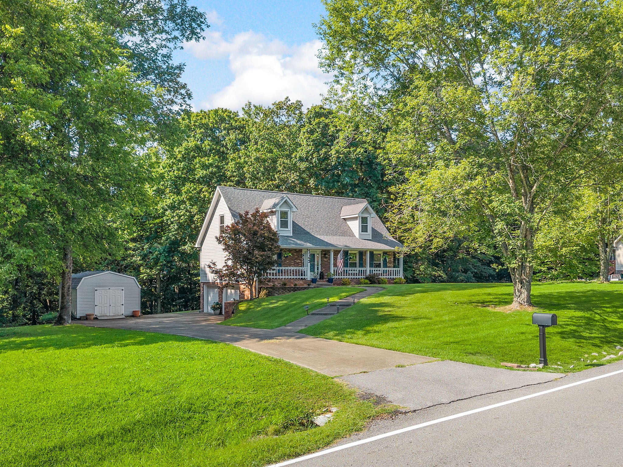 Clarksville, Tennessee 37042, United States, 3 Bedrooms Bedrooms, ,3 BathroomsBathrooms,Residential,Pending,183166