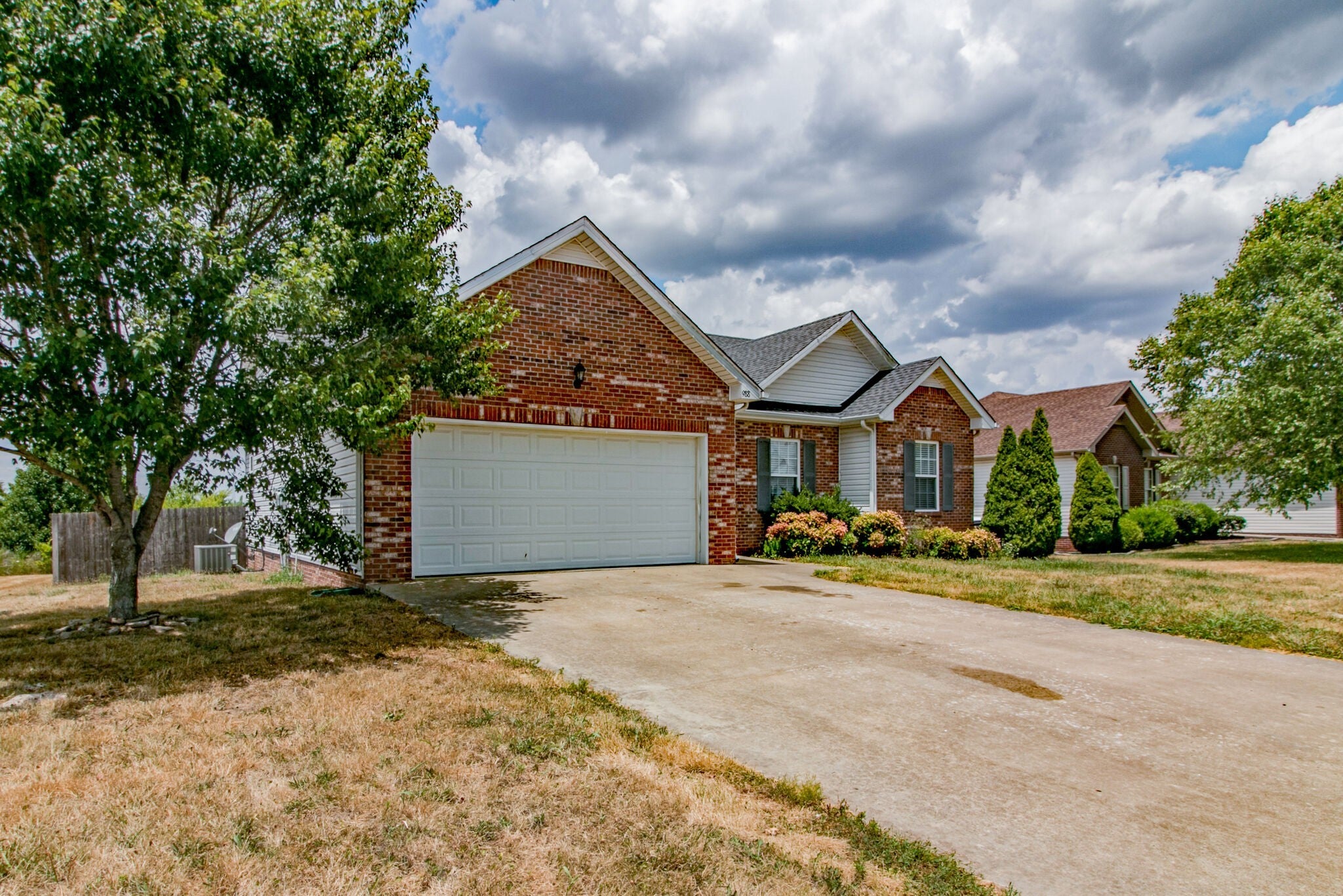 988 Chardea Ct