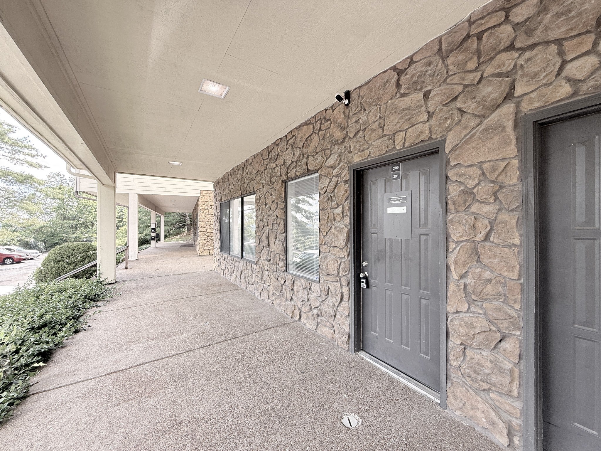 179 Belle Forest Cir