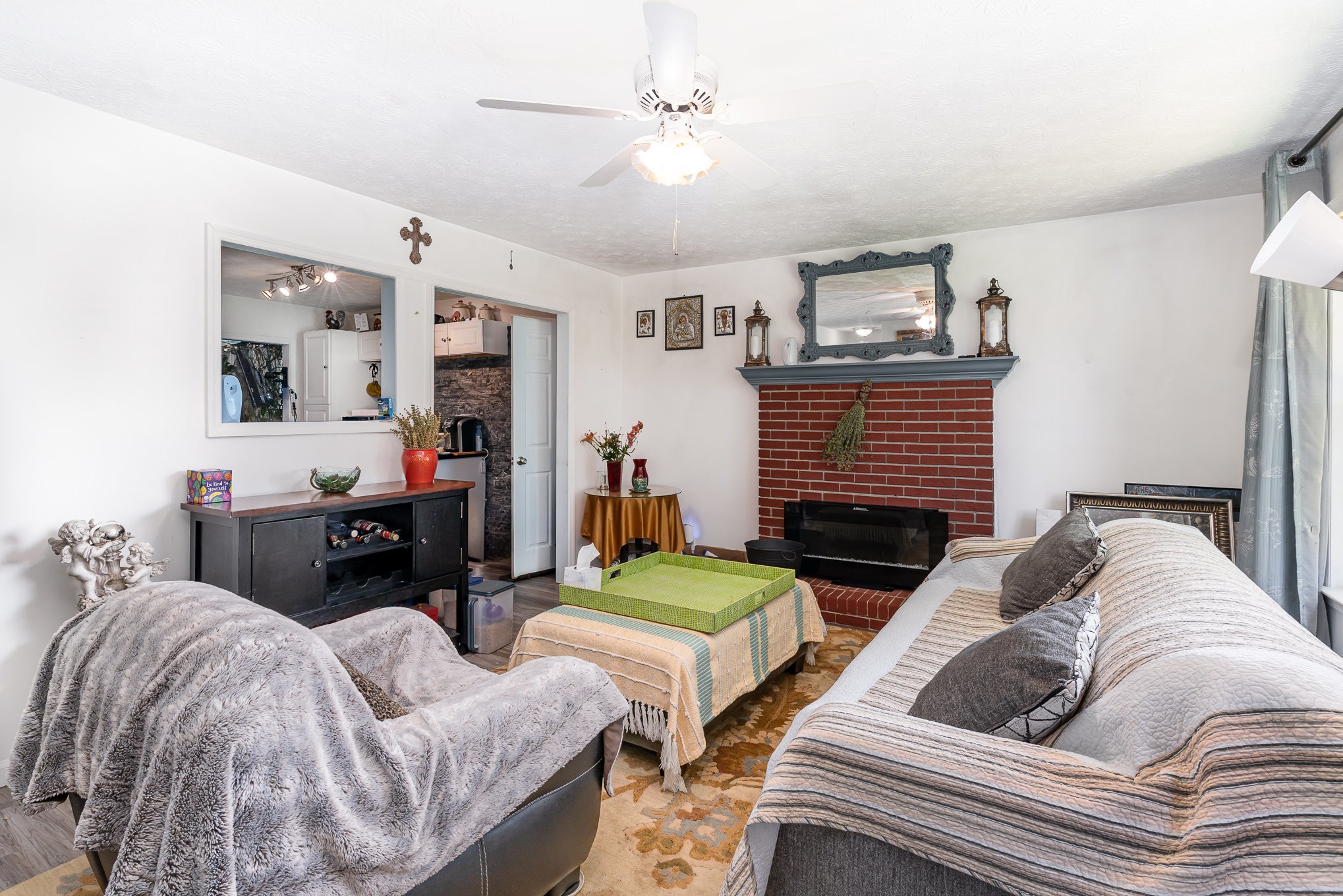 102 Dawn Ct
