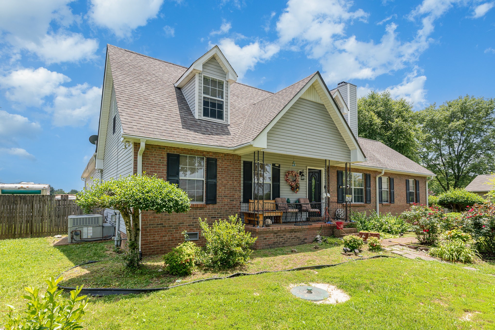 102 Dawn Ct