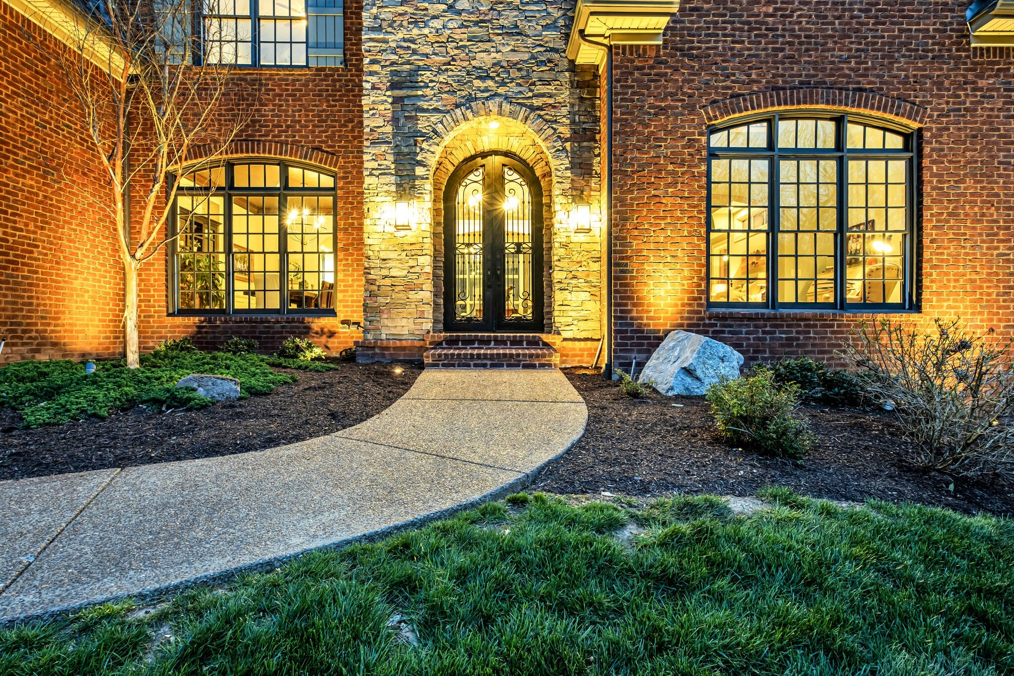 1120 Natchez Valley Ln