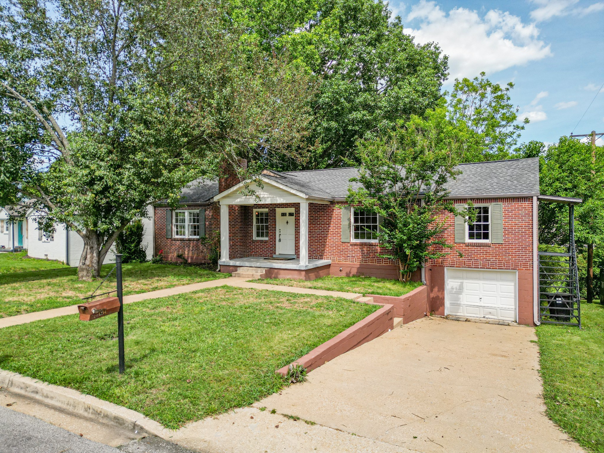 Middle Tennessee Properties 2 1204 Rolling Fields Dr