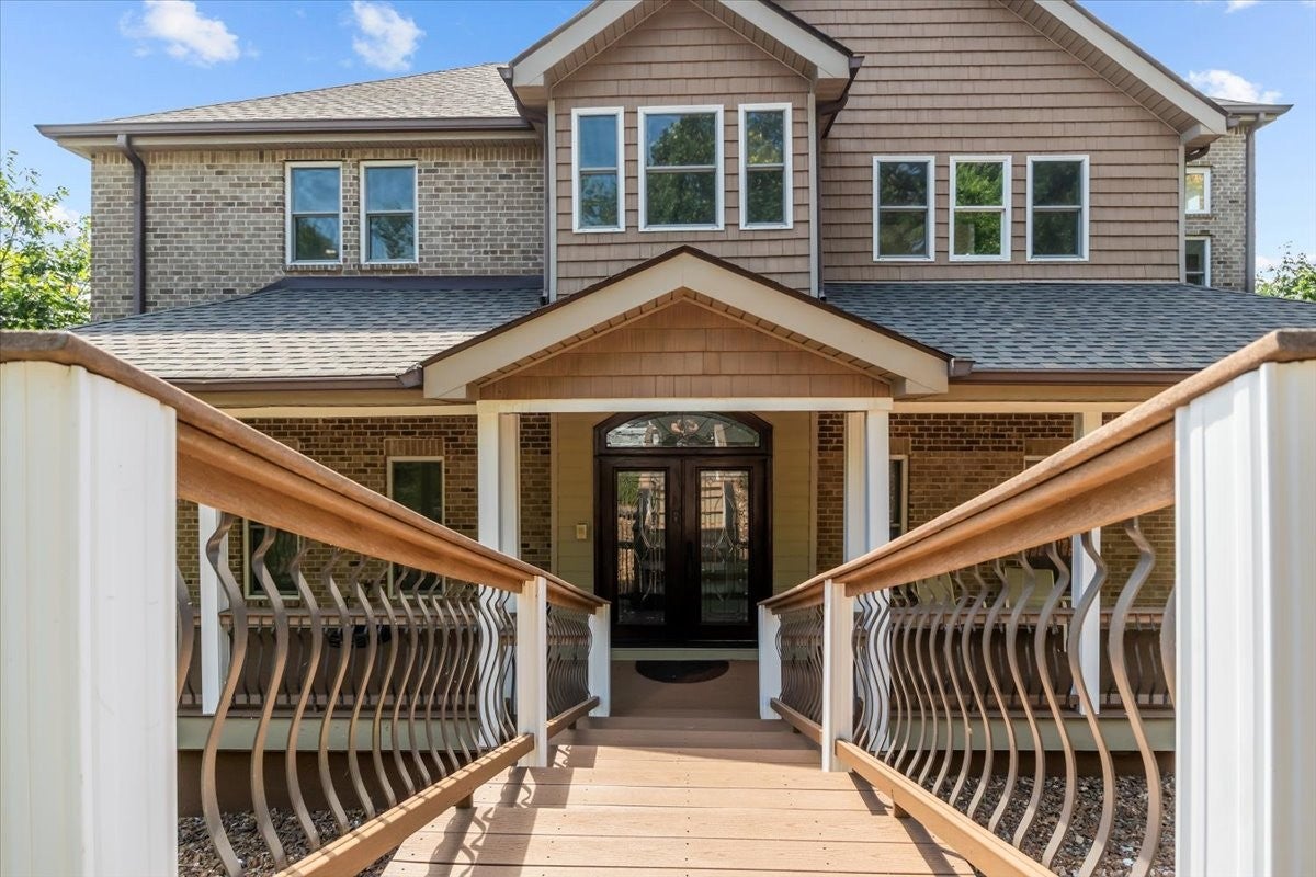 300 Sunset Ridge