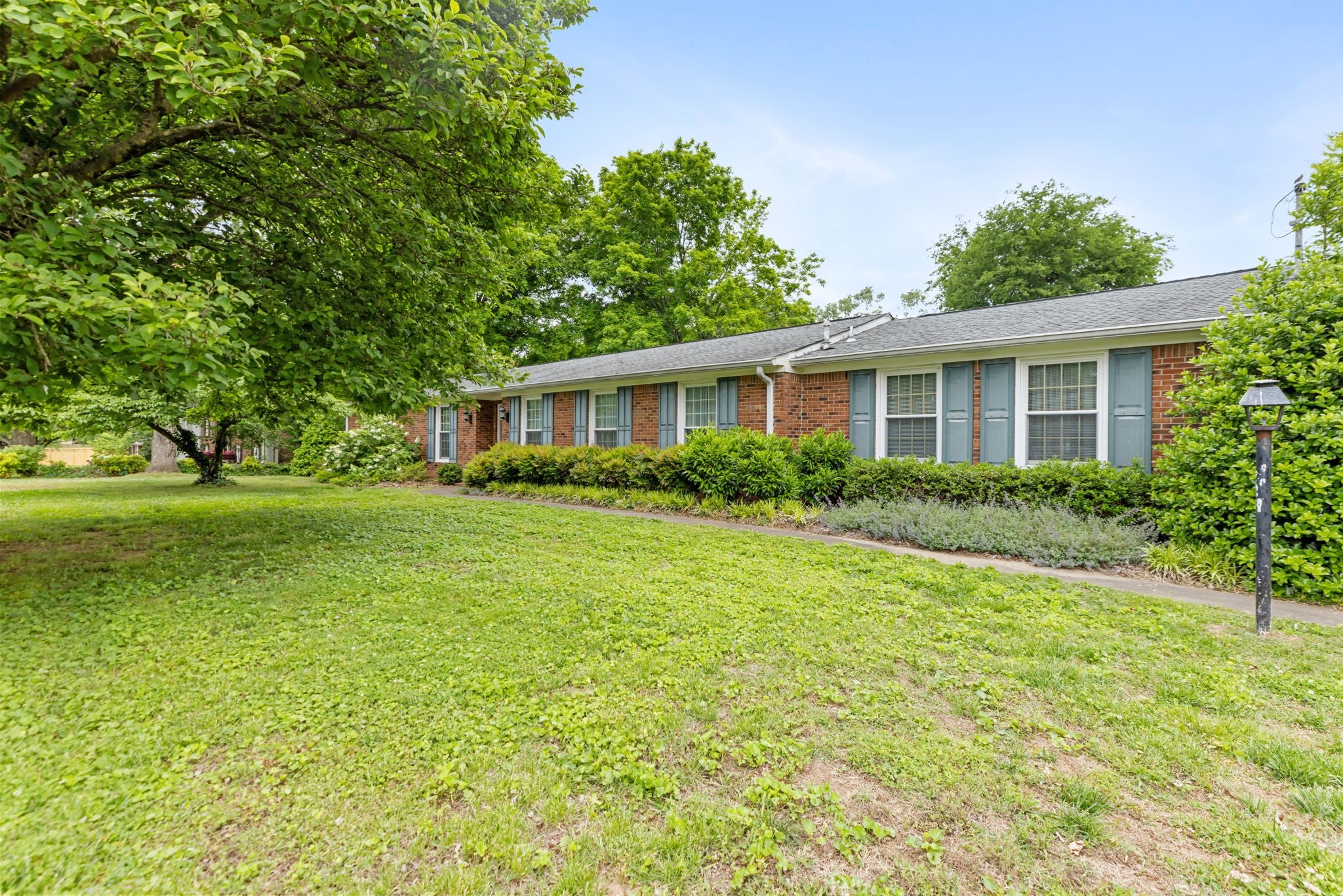 3-bed home at 104 Fairmont Dr Franklin, College-Grove, sold July 21, 2026