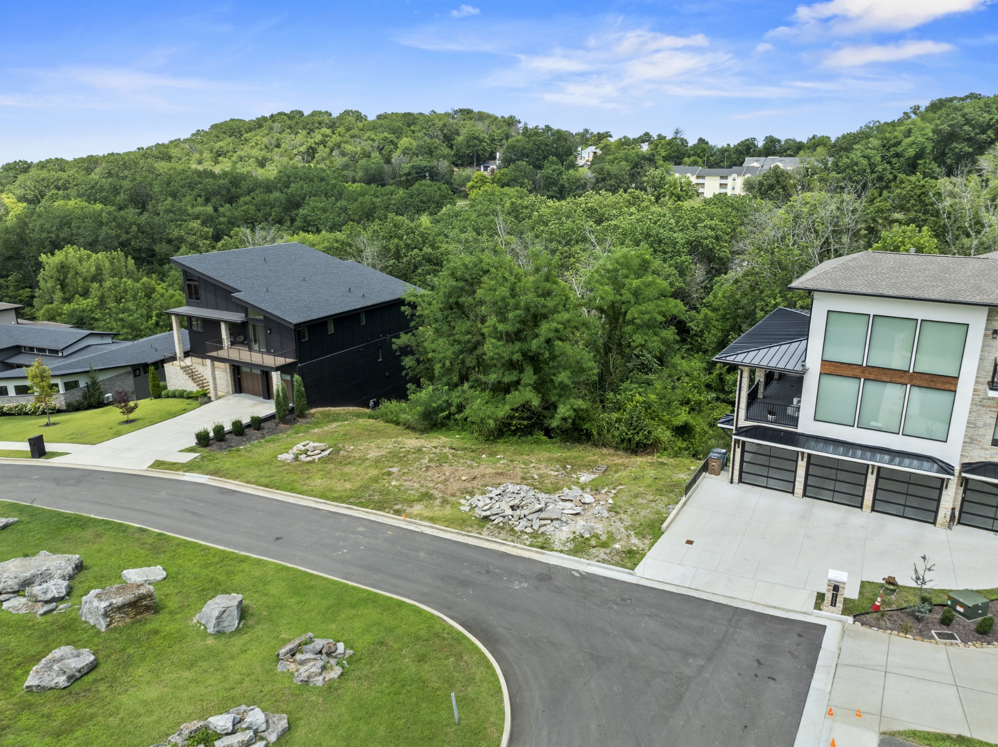 5808 Woodland Hills Dr