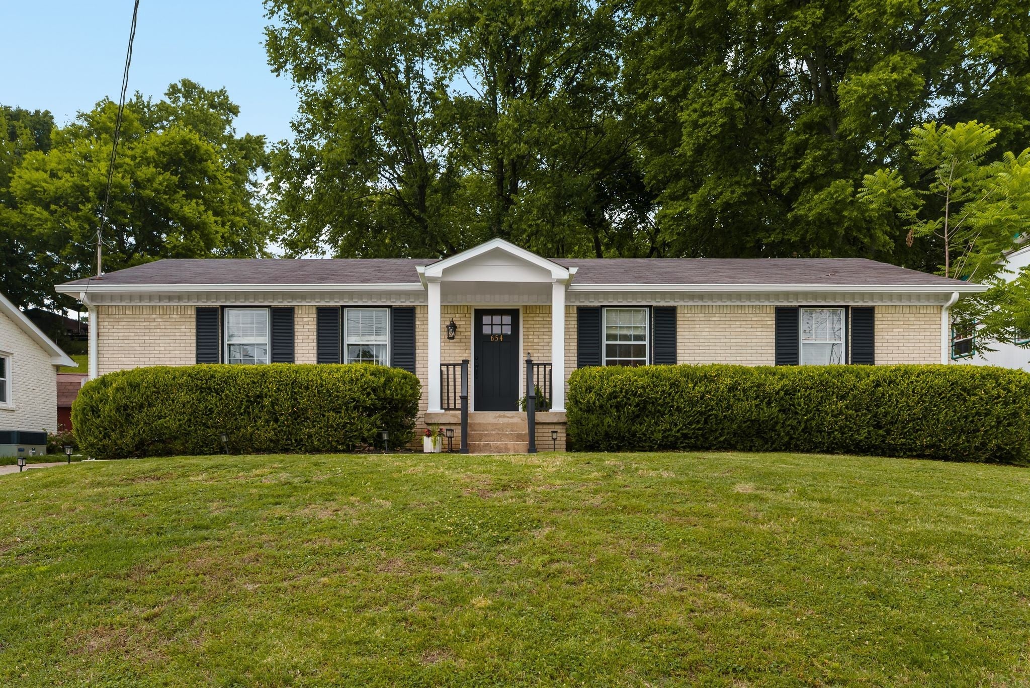 3-bed listing at 654 Huntington Pkwy, Nashville