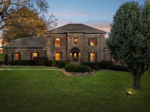 17 Huntington Dr Clarksville TN 37043