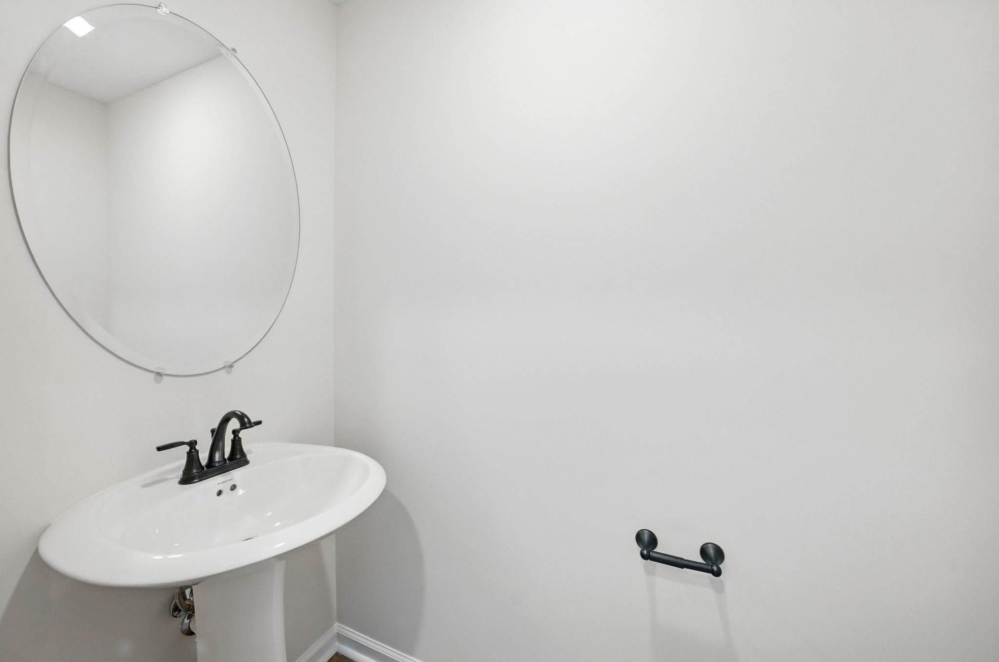 Clarksville, Tennessee 37043, United States, 3 Bedrooms Bedrooms, ,3 BathroomsBathrooms,Residential,Pending,10649