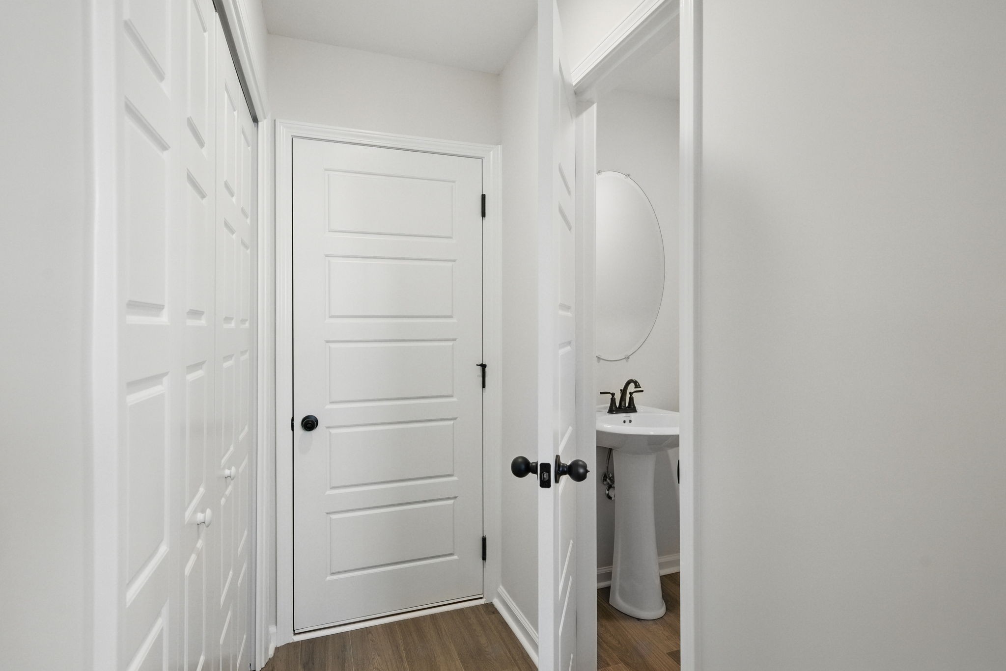 Clarksville, Tennessee 37043, United States, 3 Bedrooms Bedrooms, ,3 BathroomsBathrooms,Residential,Pending,10649