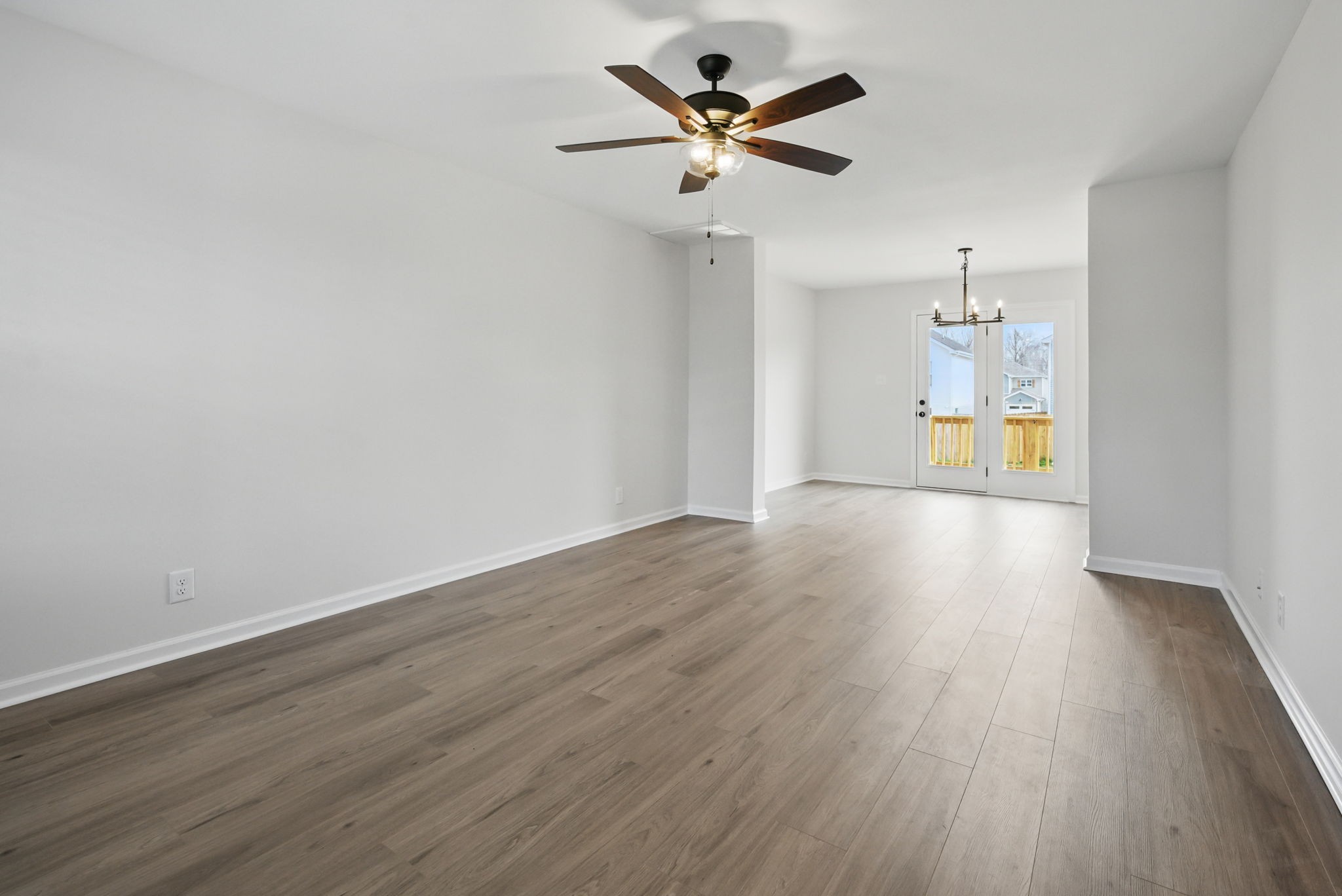 Clarksville, Tennessee 37043, United States, 3 Bedrooms Bedrooms, ,3 BathroomsBathrooms,Residential,Pending,10649