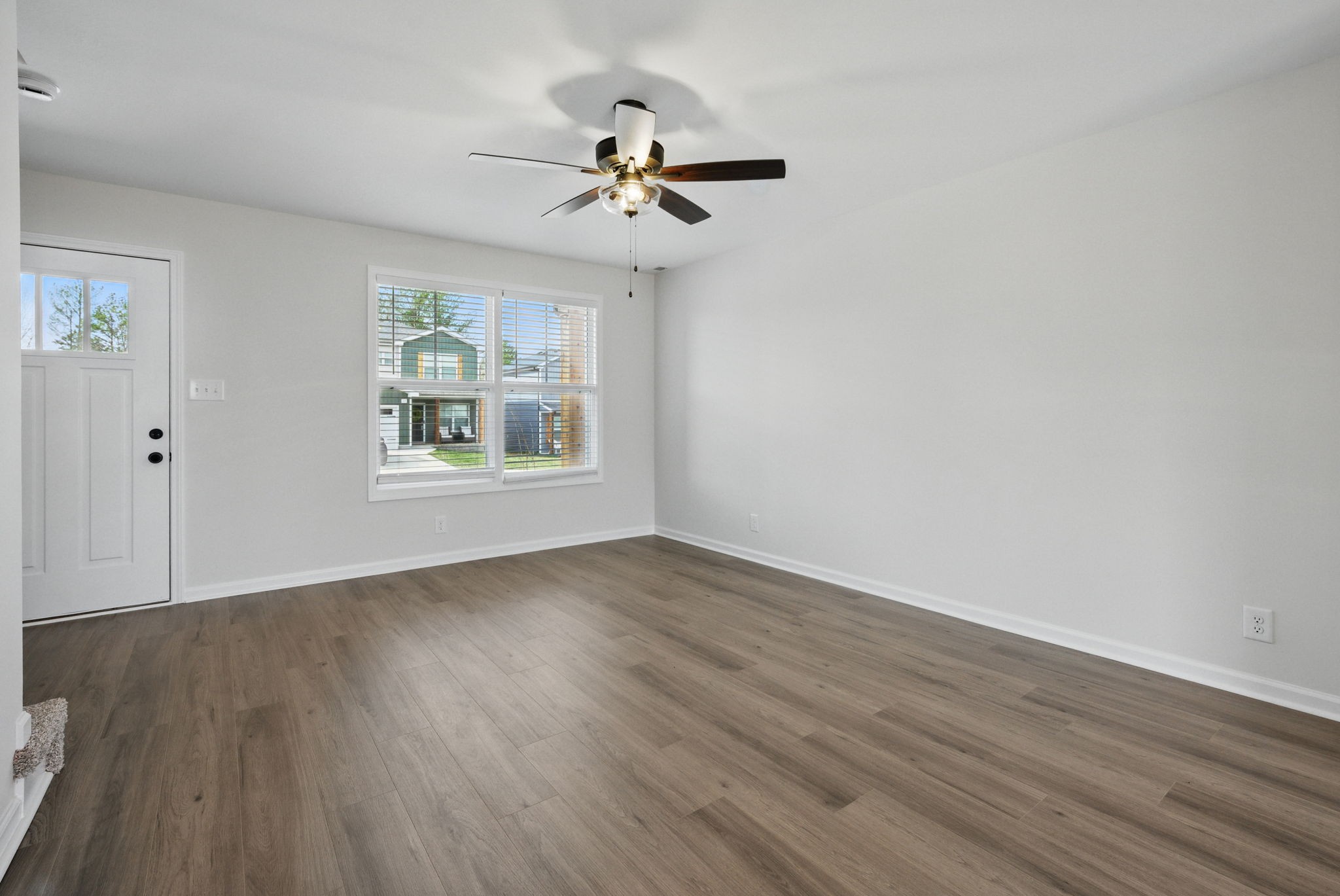 Clarksville, Tennessee 37043, United States, 3 Bedrooms Bedrooms, ,3 BathroomsBathrooms,Residential,Pending,10649