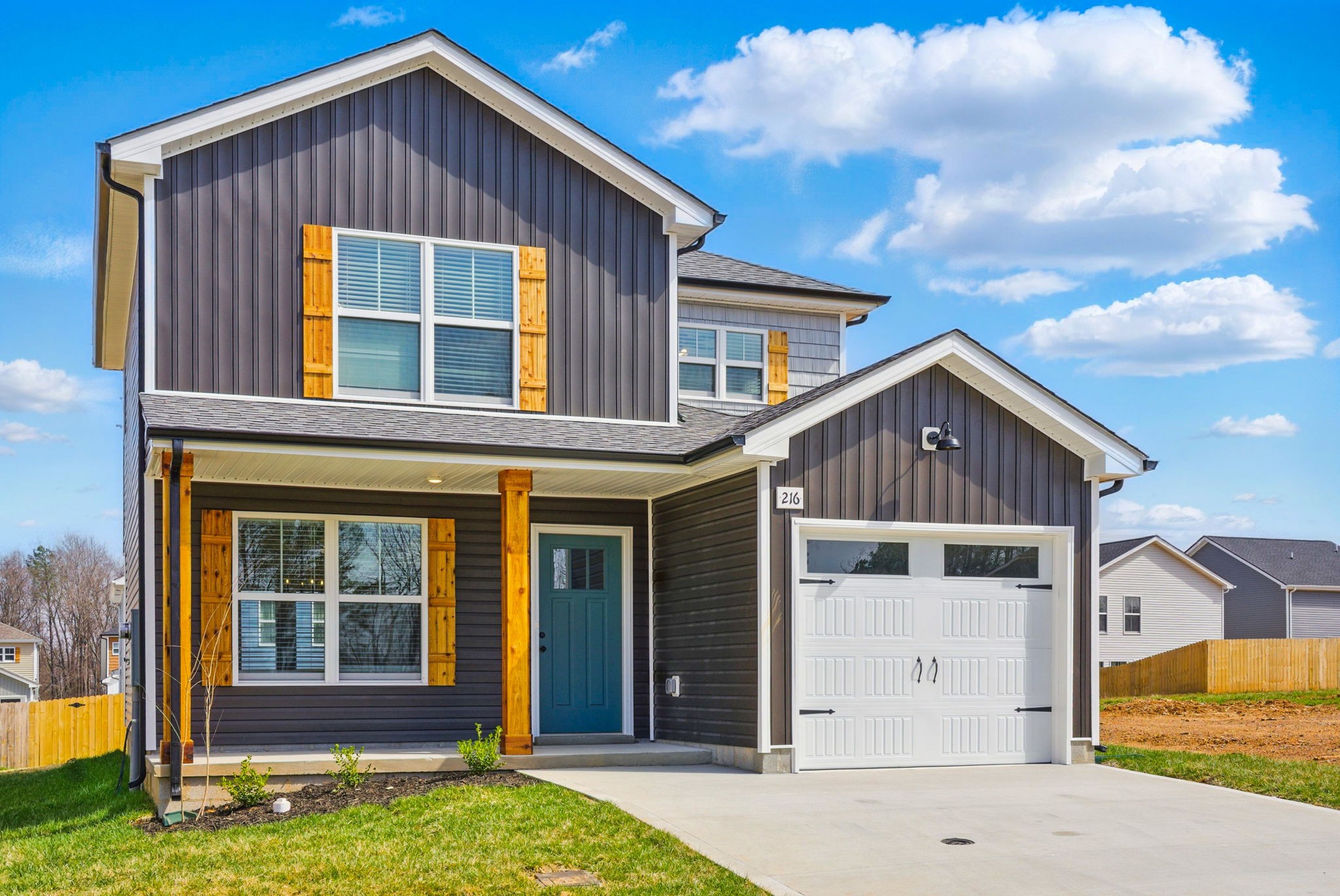 Clarksville, Tennessee 37043, United States, 3 Bedrooms Bedrooms, ,3 BathroomsBathrooms,Residential,Pending,10649