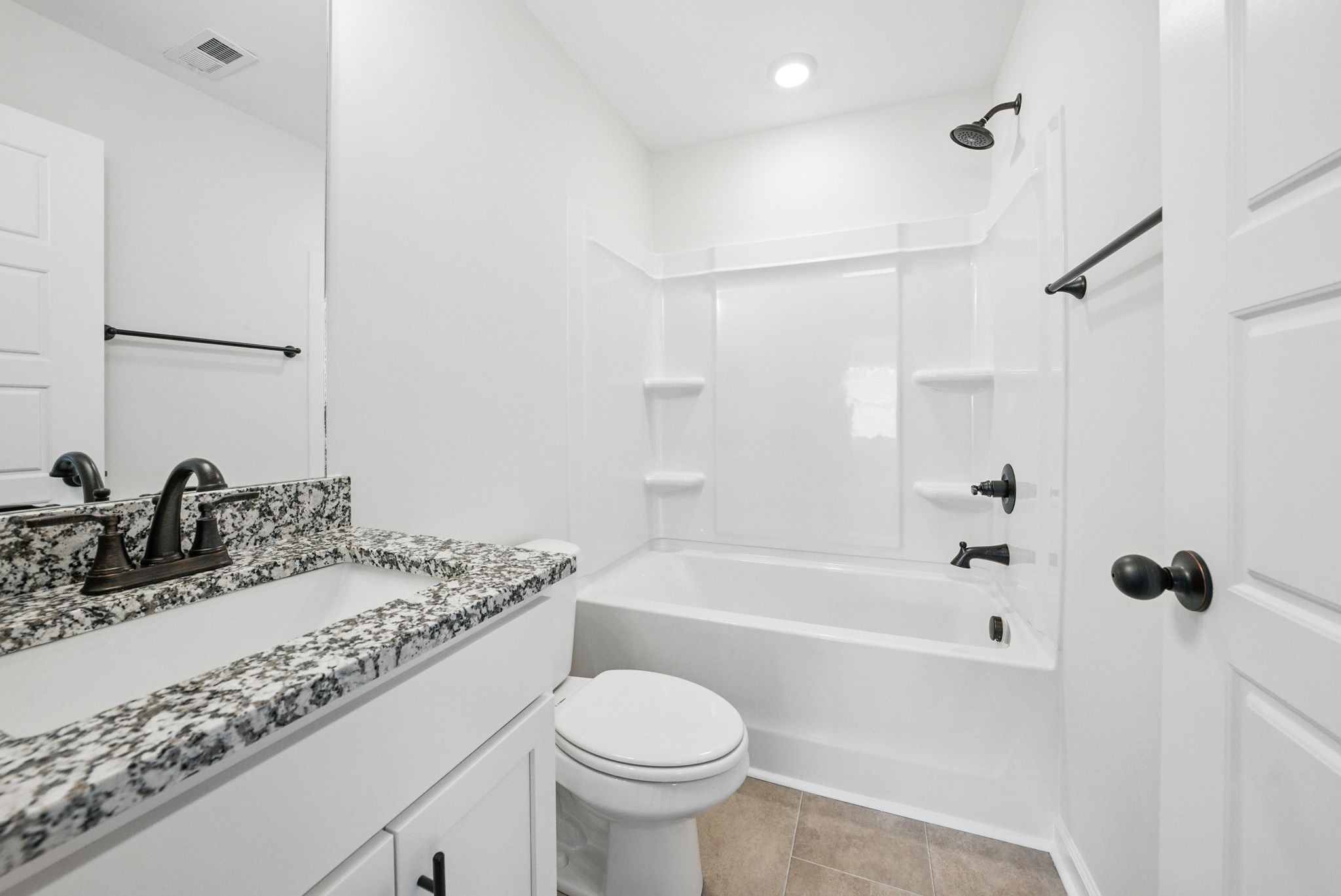 Clarksville, Tennessee 37043, United States, 3 Bedrooms Bedrooms, ,3 BathroomsBathrooms,Residential,Pending,10649