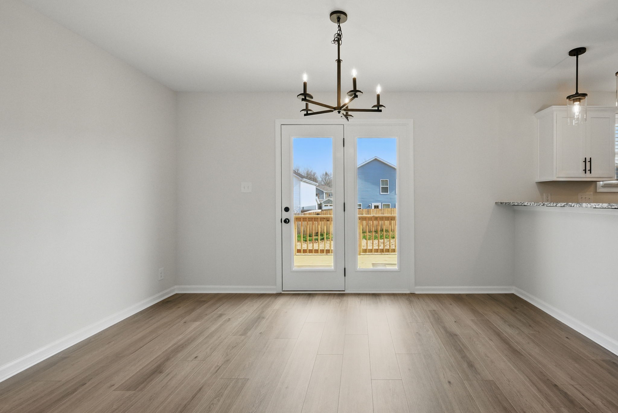 Clarksville, Tennessee 37043, United States, 3 Bedrooms Bedrooms, ,3 BathroomsBathrooms,Residential,Pending,10649