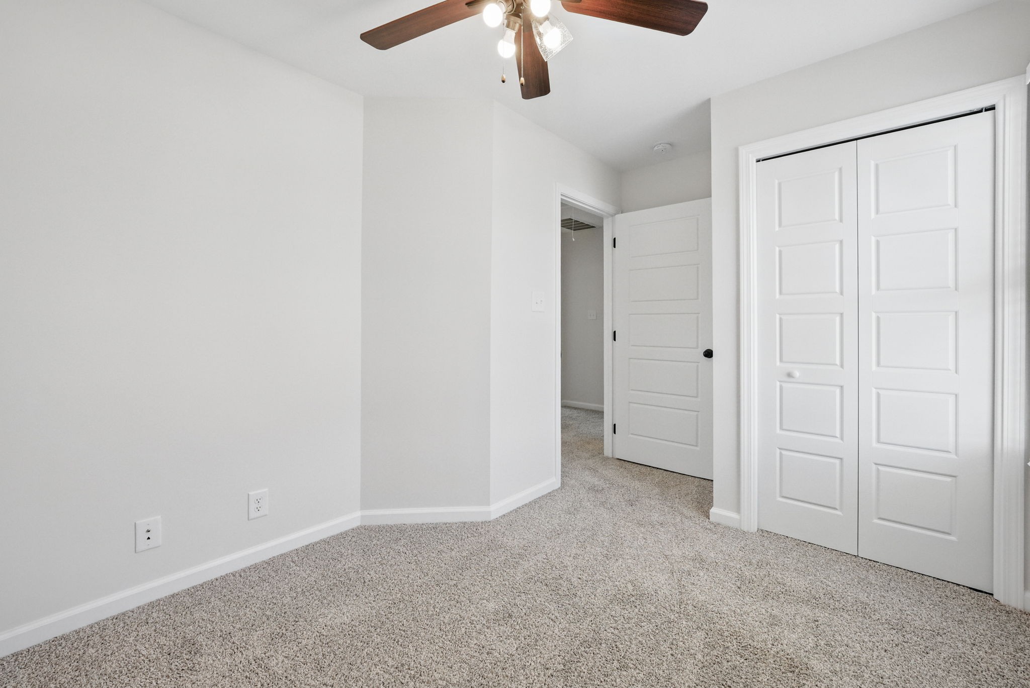 Clarksville, Tennessee 37043, United States, 3 Bedrooms Bedrooms, ,3 BathroomsBathrooms,Residential,Pending,10649