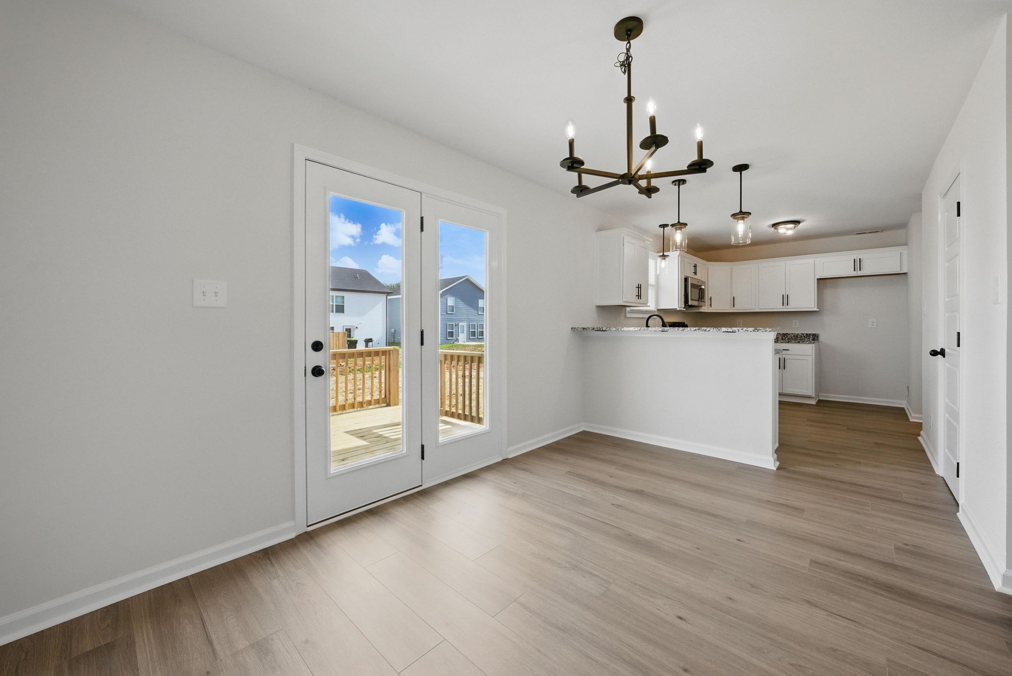 Clarksville, Tennessee 37043, United States, 3 Bedrooms Bedrooms, ,3 BathroomsBathrooms,Residential,Pending,10649