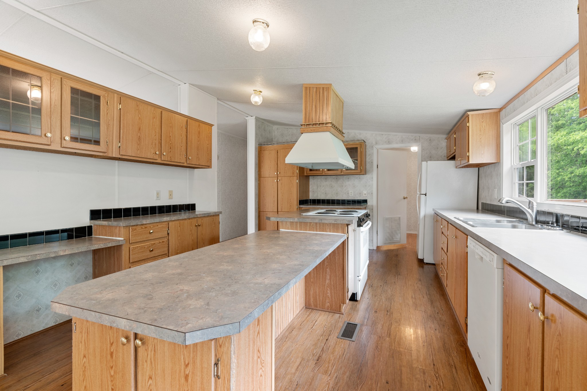 8 Dr James Fisher Cir