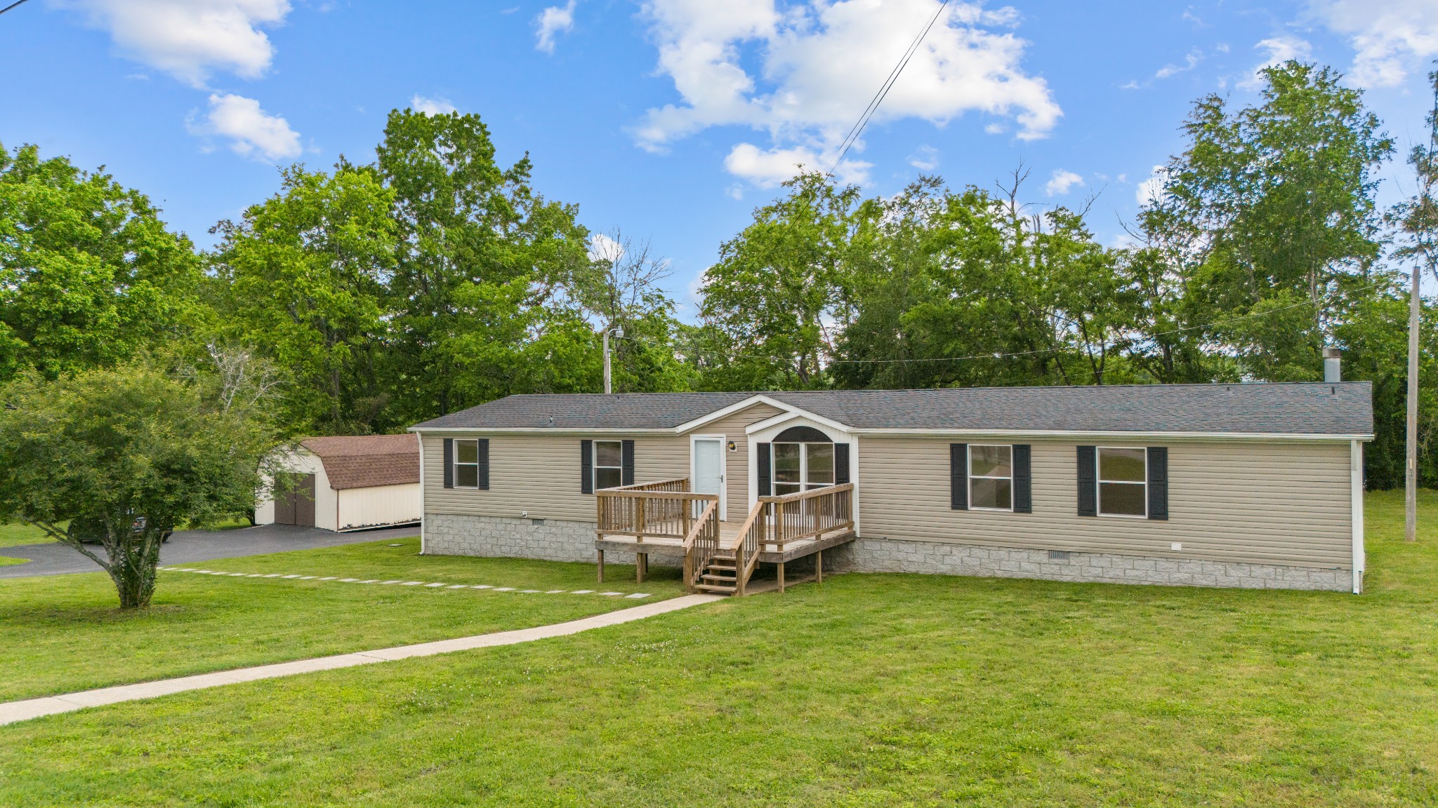 8 Dr James Fisher Cir
