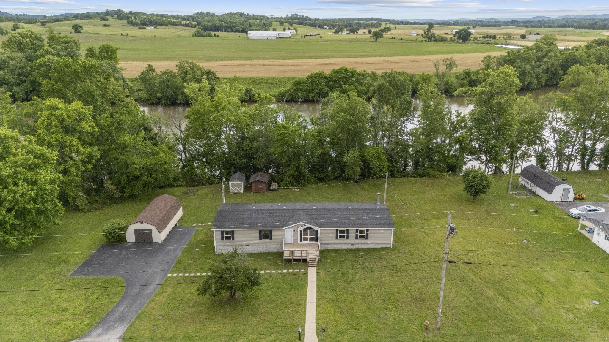 8 Dr James Fisher Cir