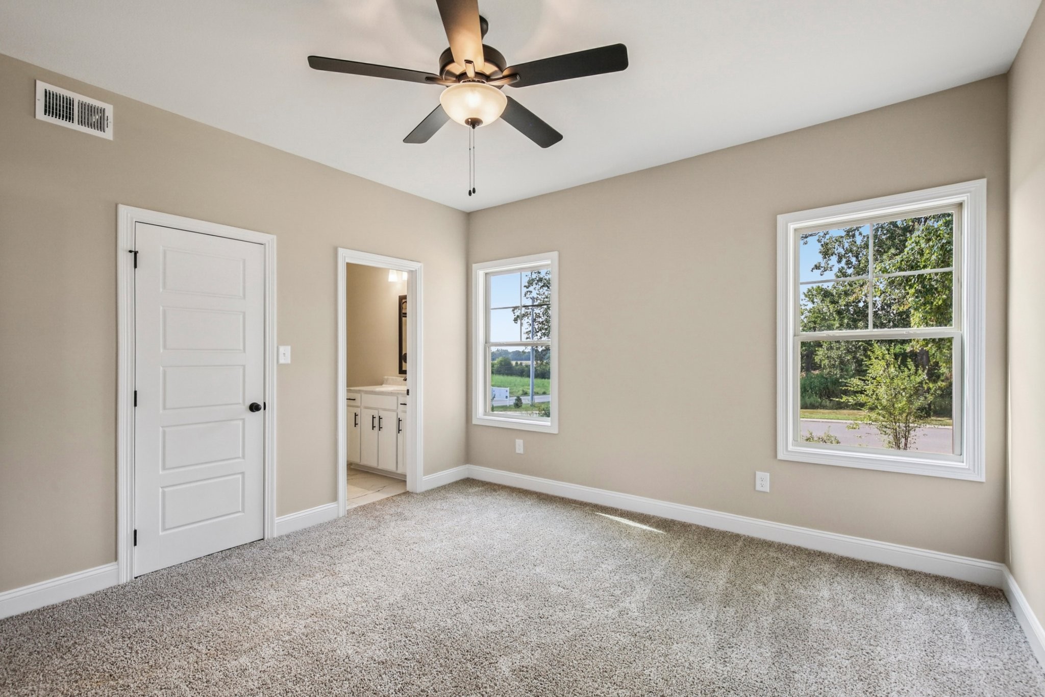 Clarksville, Tennessee 37042, United States, 3 Bedrooms Bedrooms, ,3 BathroomsBathrooms,Residential,Active,45868