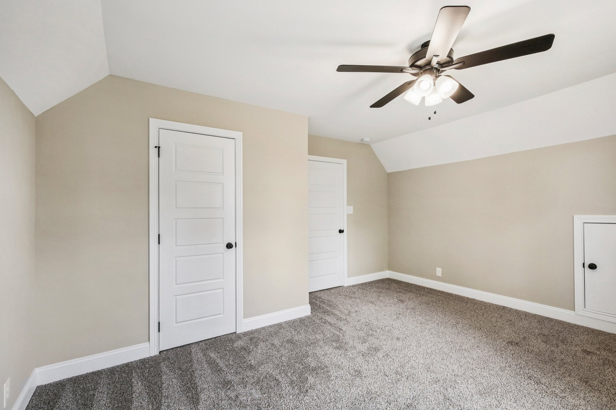 Clarksville, Tennessee 37042, United States, 3 Bedrooms Bedrooms, ,3 BathroomsBathrooms,Residential,Active,45868