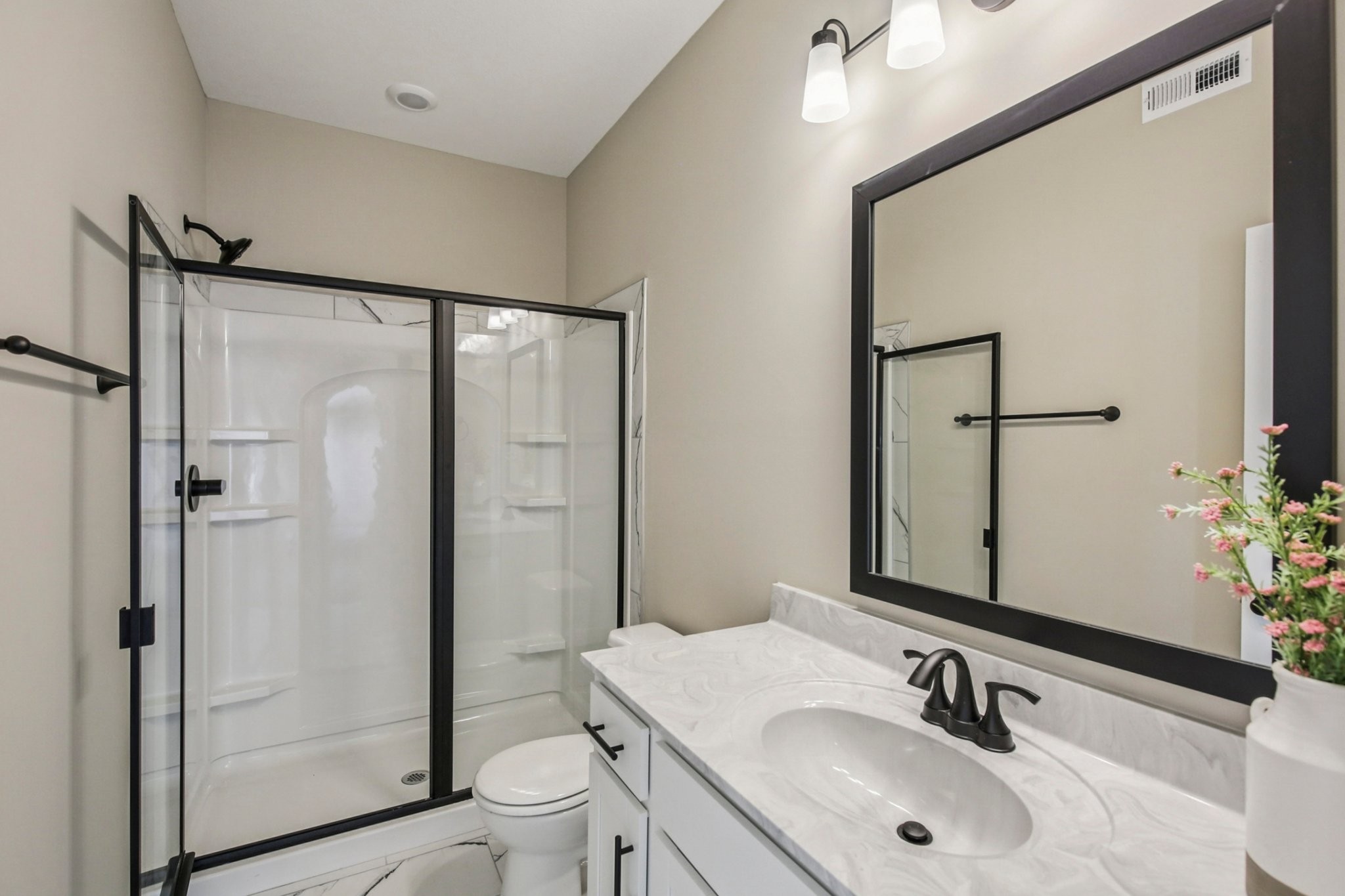 Clarksville, Tennessee 37042, United States, 3 Bedrooms Bedrooms, ,3 BathroomsBathrooms,Residential,Active,45868